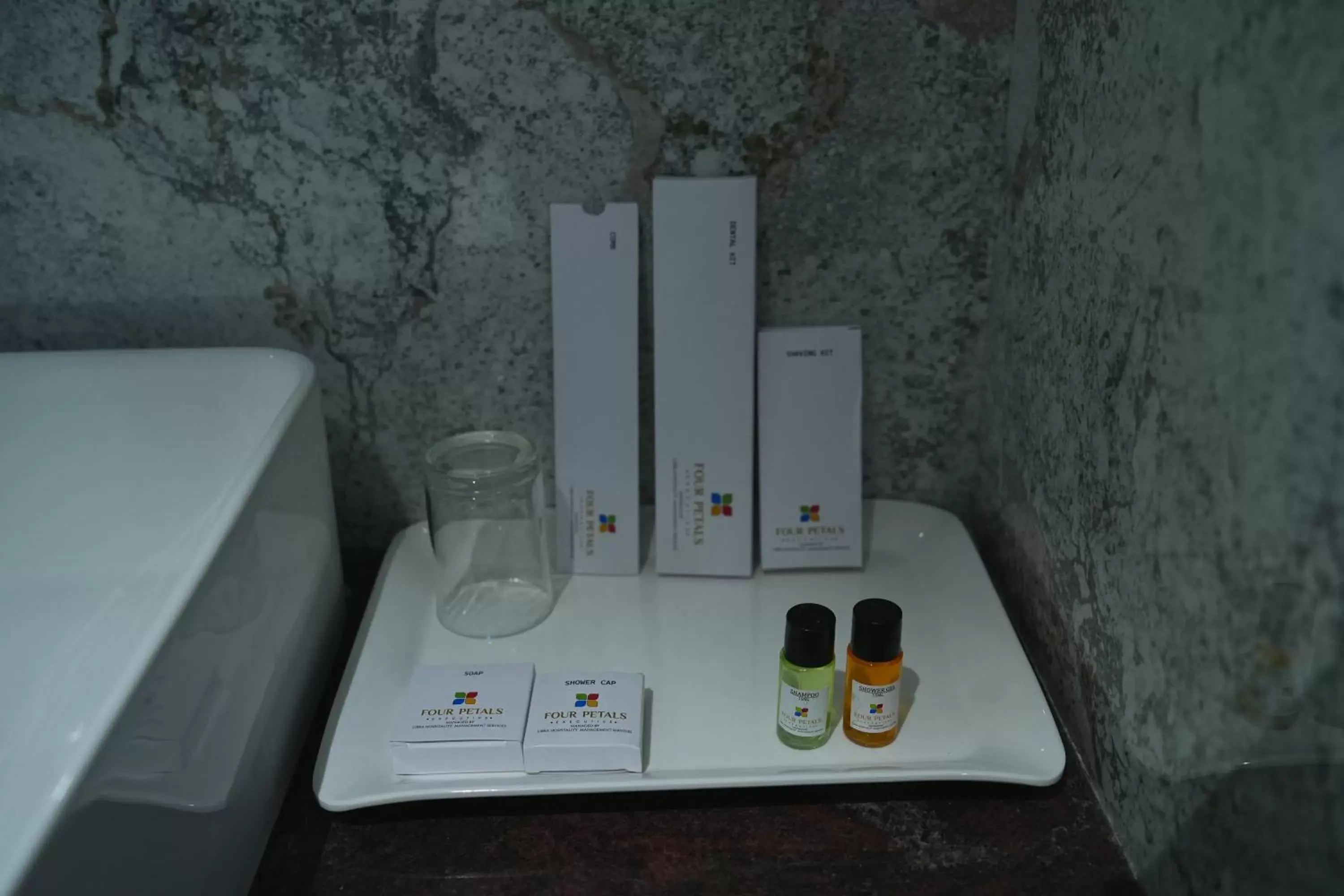 Four Petals Executive by LHMS Four Petals Executive by LHMS