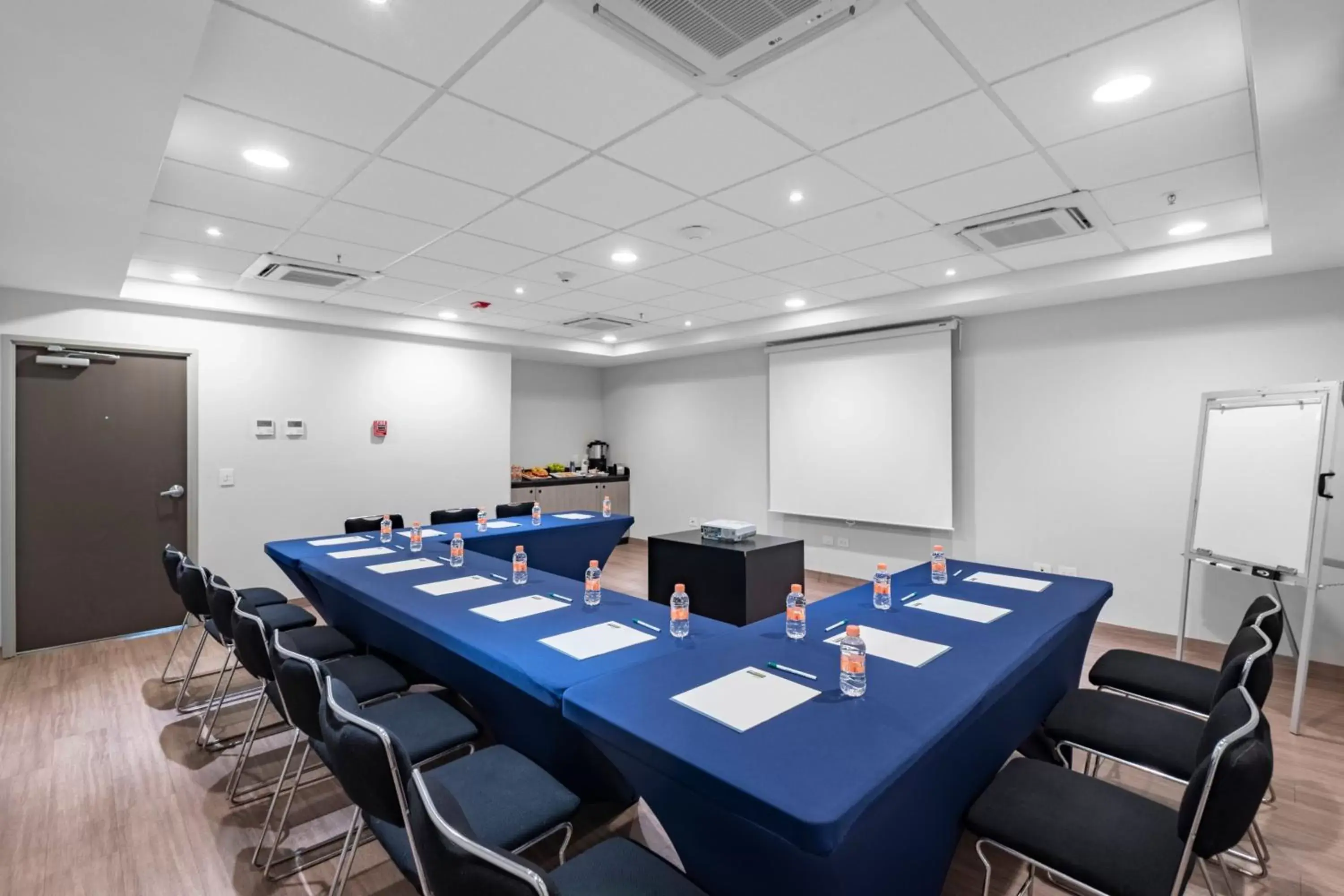 Meeting/conference room in City Express Junior by Marriott Merida Altabrisa