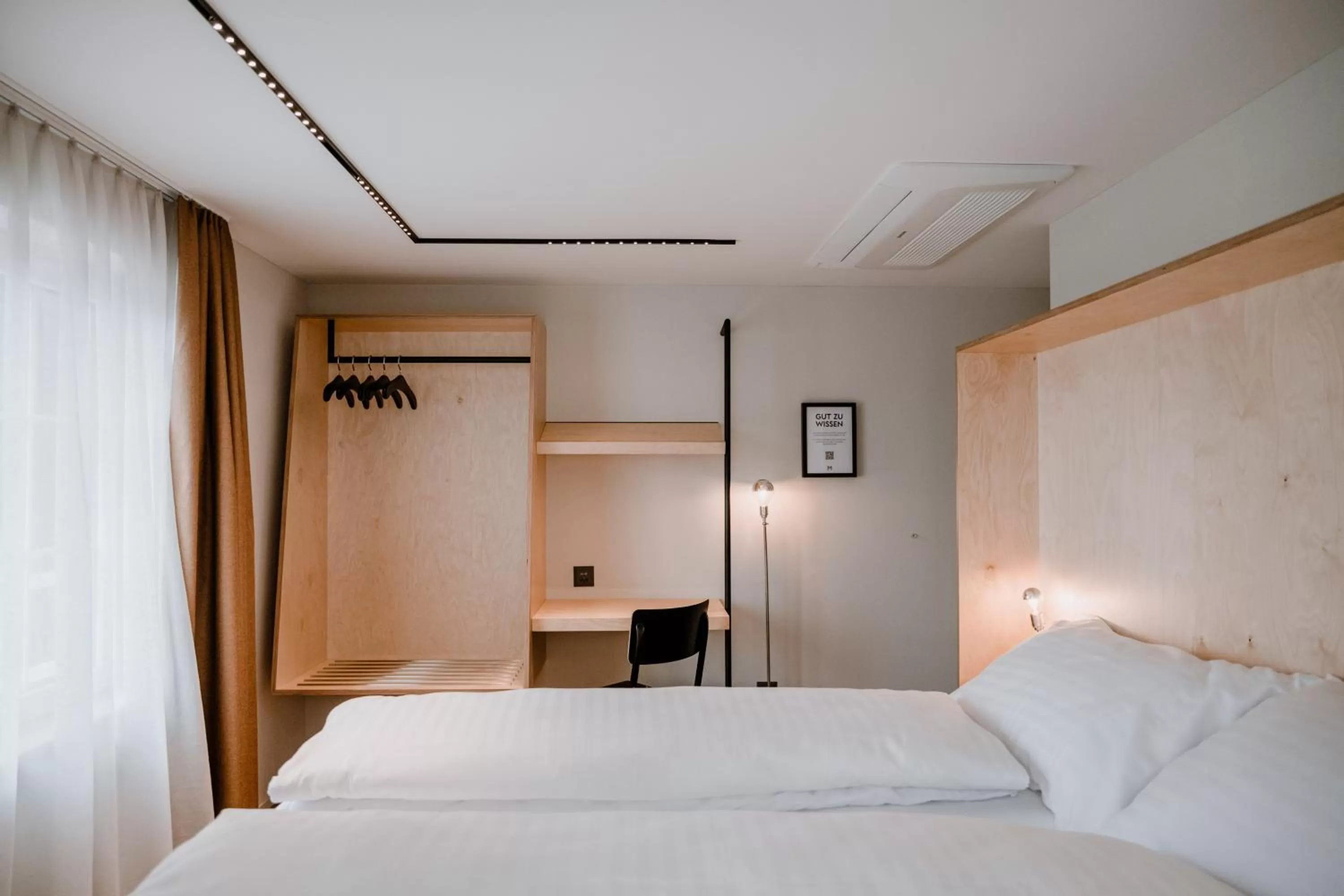 Bed in Hotel Müllers Self-Check-In