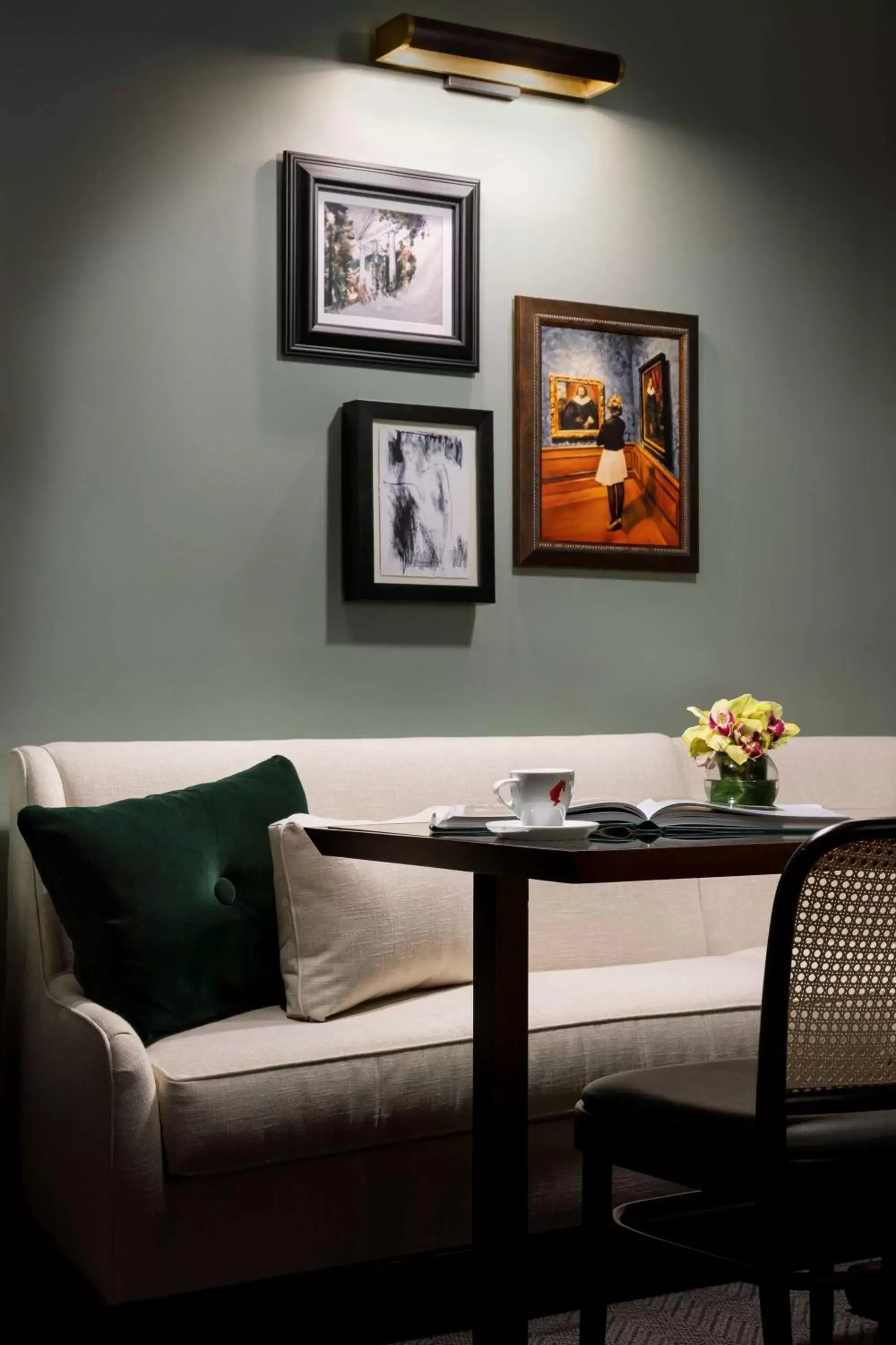 Living room, Seating Area in The Candler Hotel Atlanta, Curio Collection by Hilton