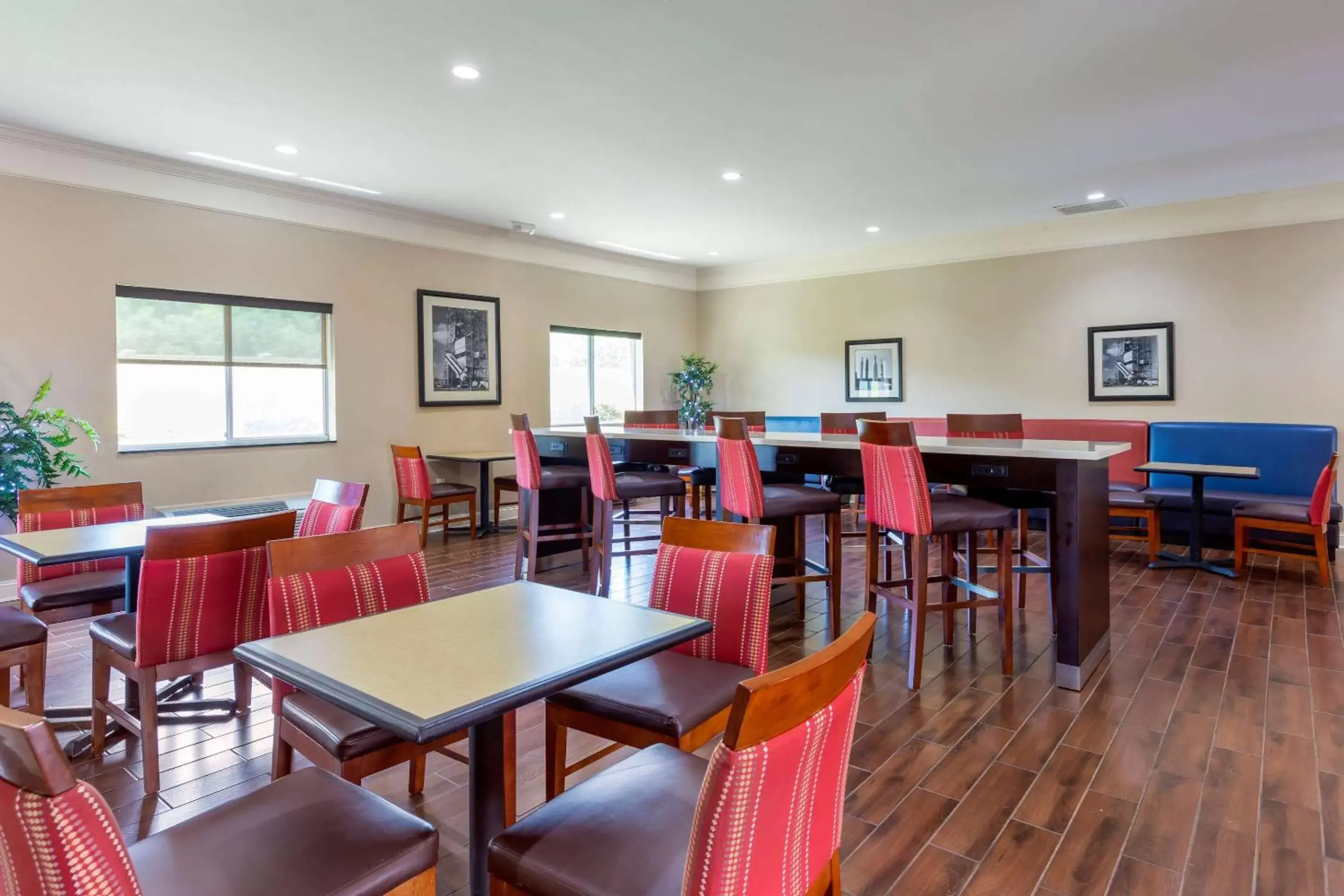 Breakfast, Restaurant/Places to Eat in Comfort Inn Huntsville near University