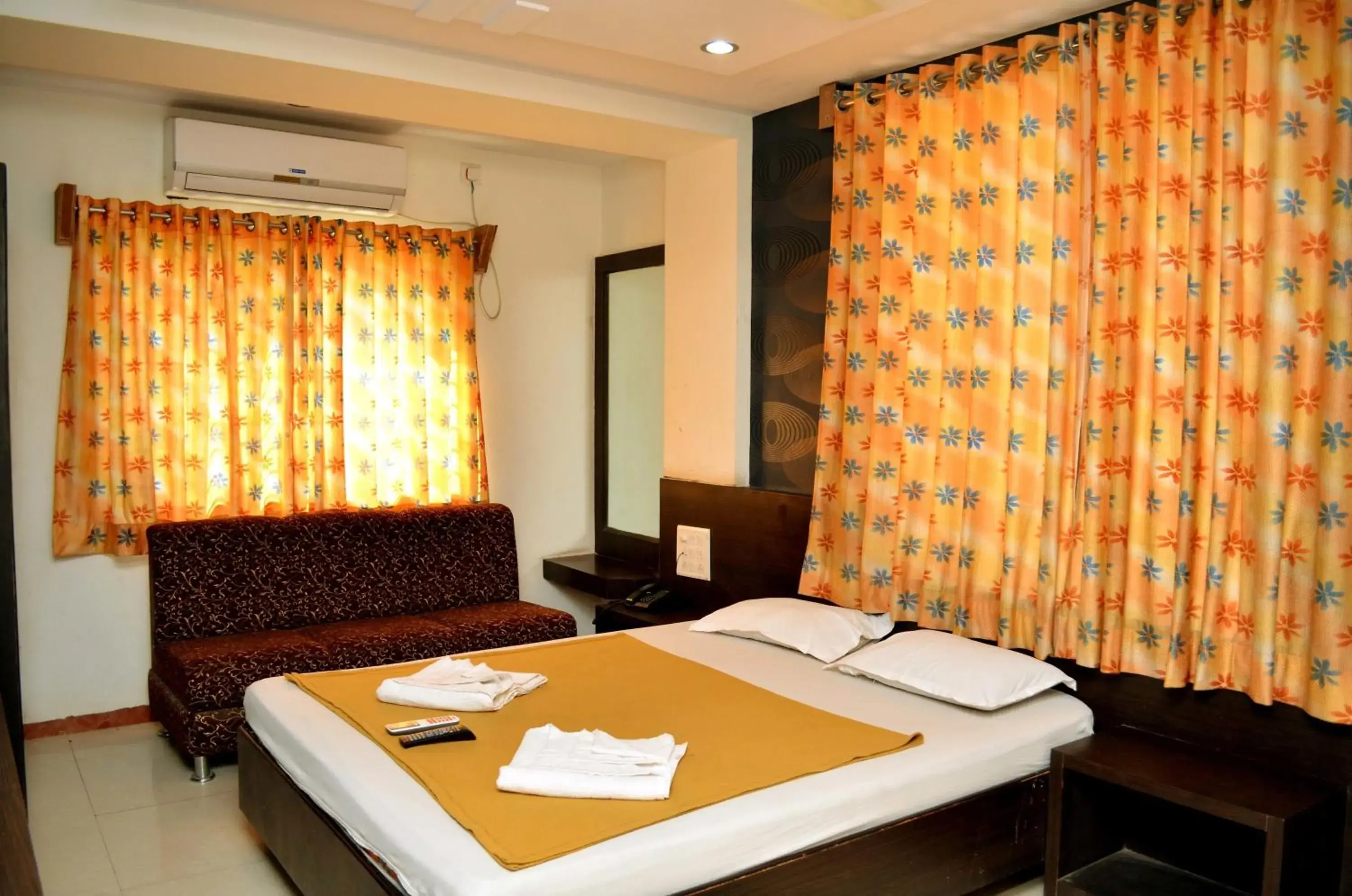 Bedroom, Bed in Hotel Sai Kamal