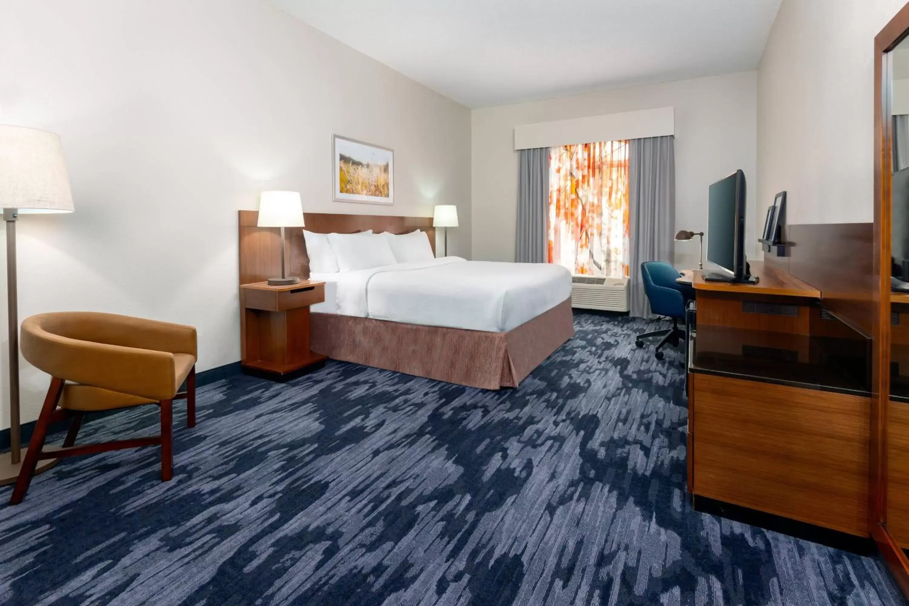 Photo of the whole room, Bed in Fairfield Inn and Suites by Marriott Clearwater