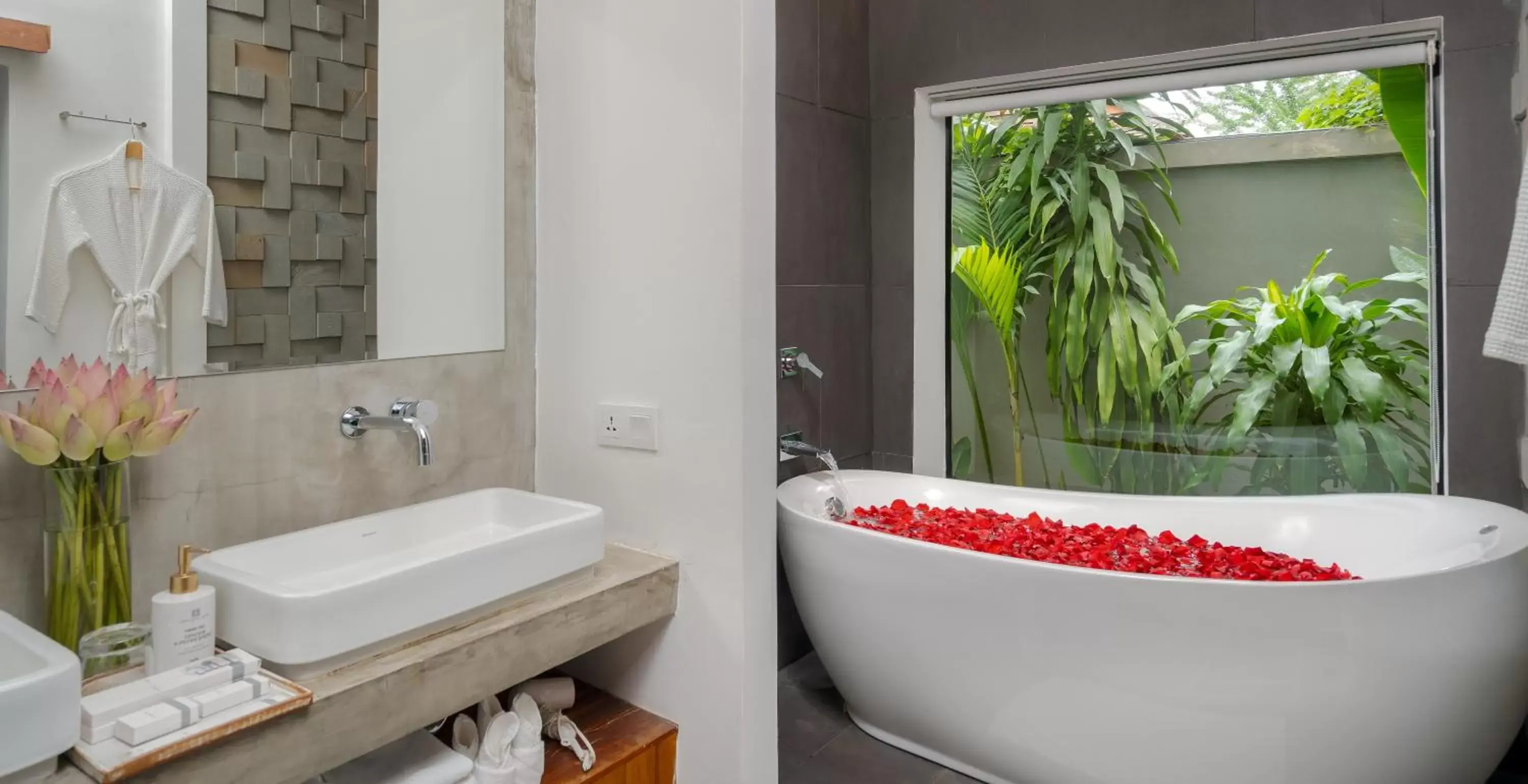 Bathroom in Shintana Saya Residence