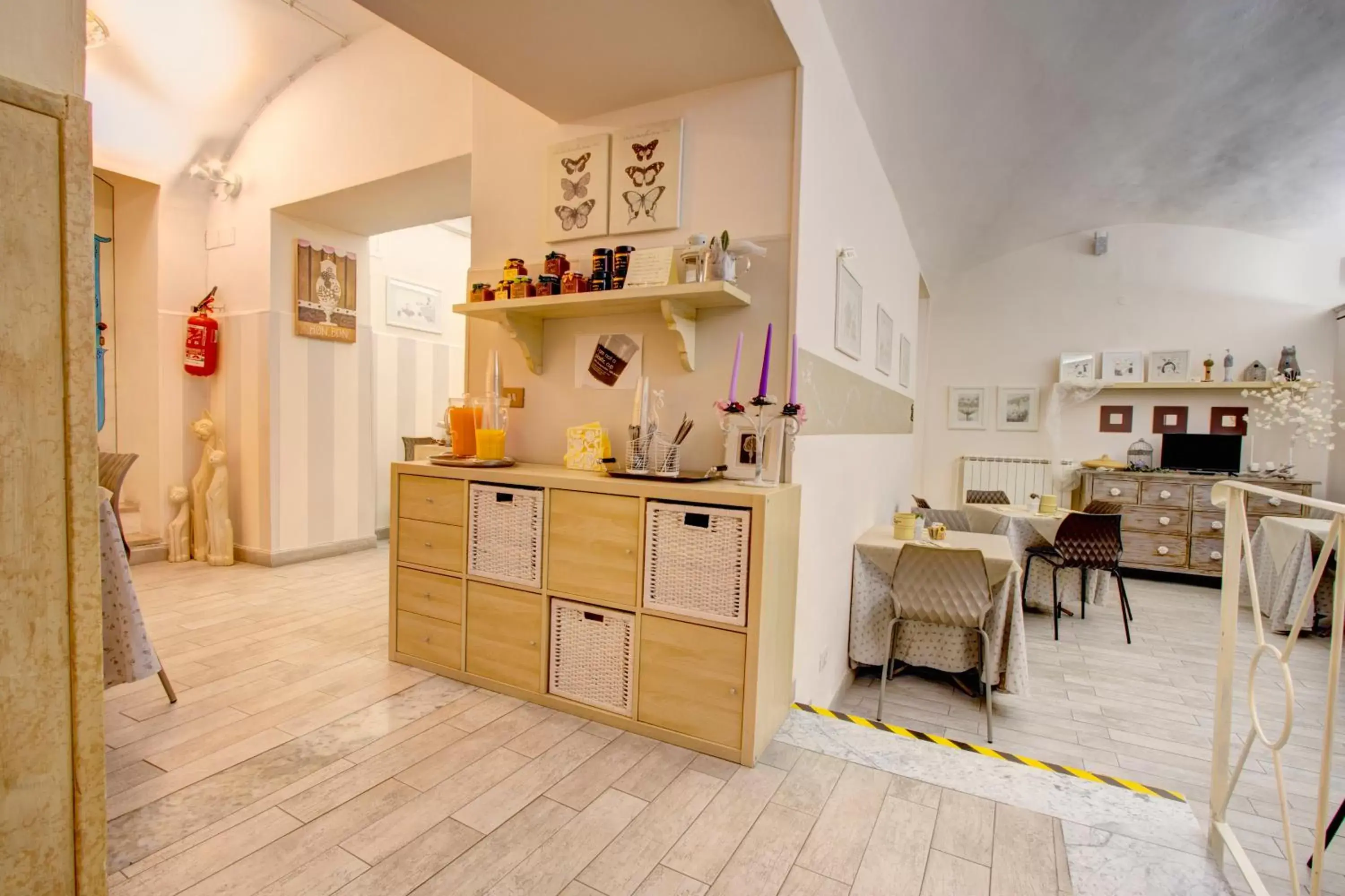 Buffet breakfast, Kitchen/Kitchenette in Albergo Etruria