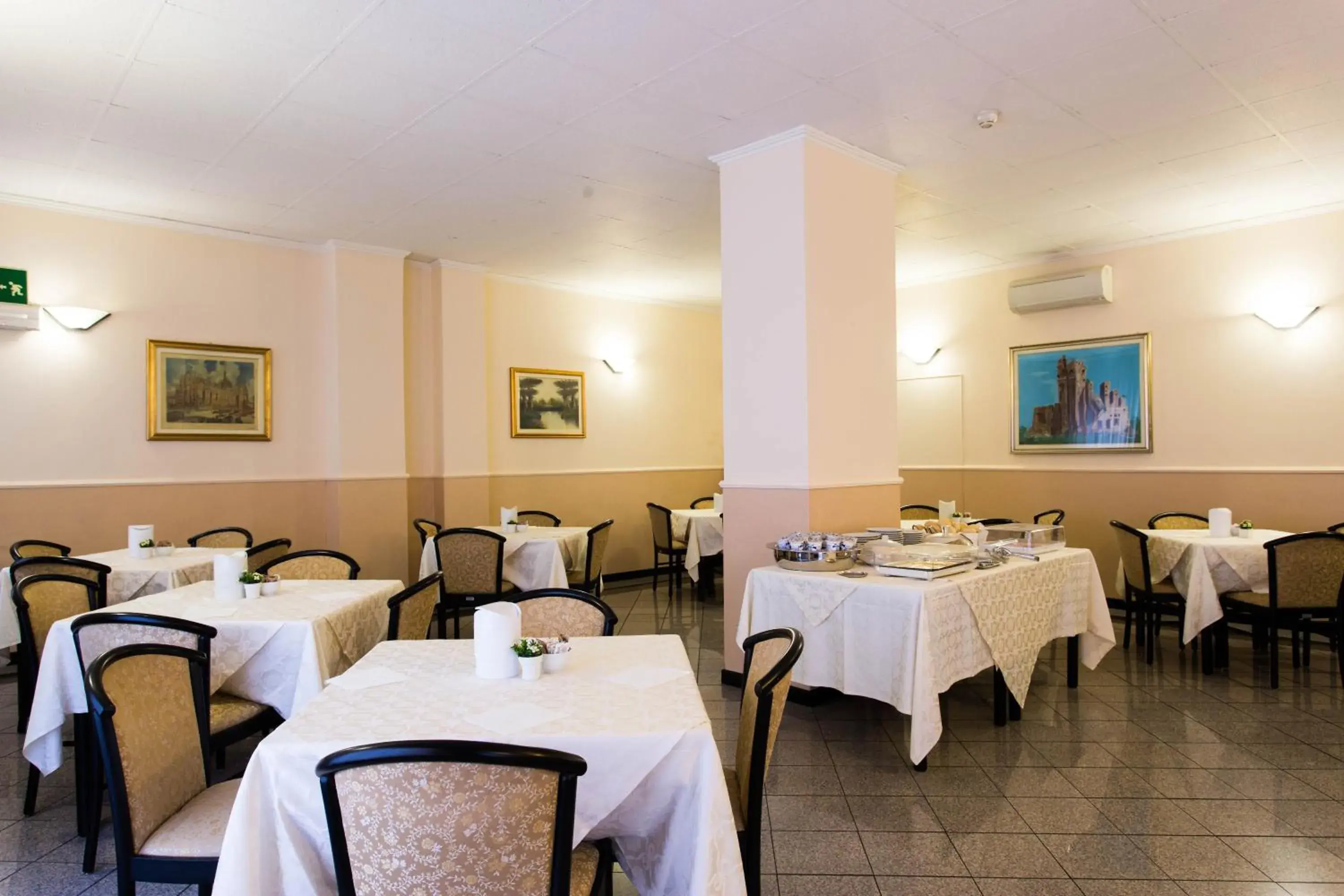 Food and drinks, Restaurant/Places to Eat in Piccolo Hotel