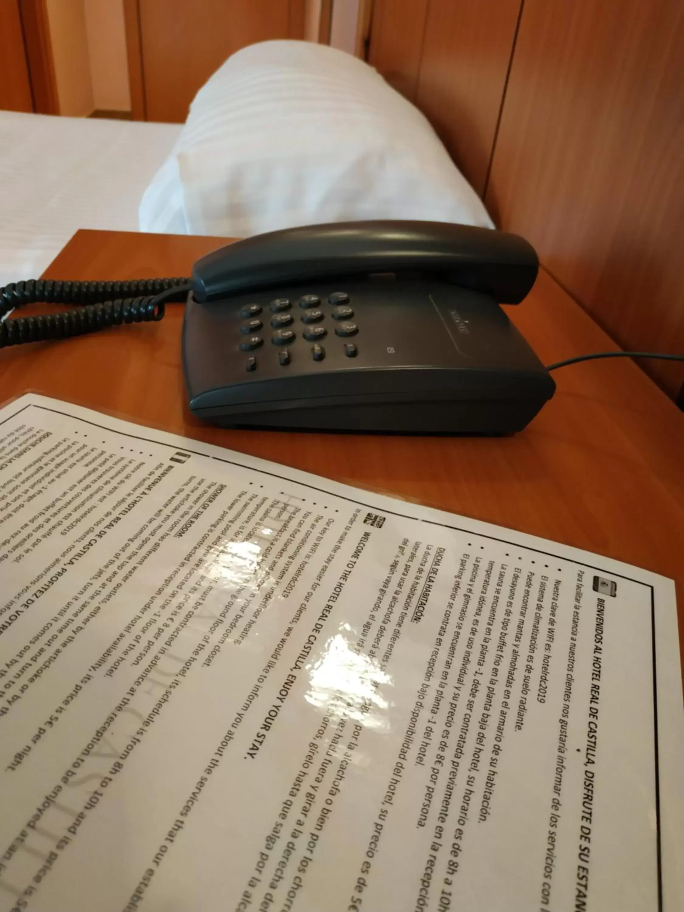 room service in Hotel Real de Castilla