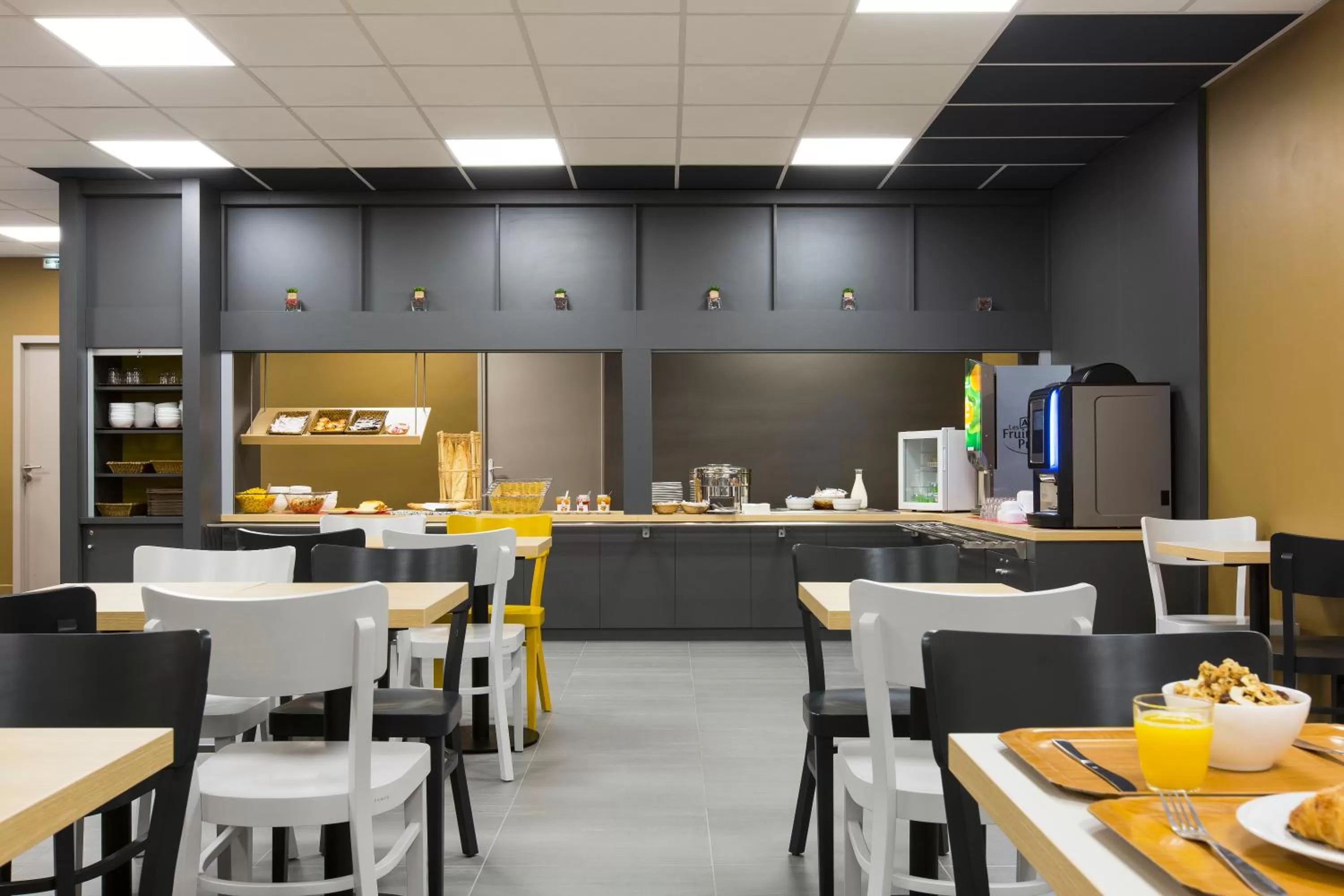 Breakfast in B&B HOTEL Rouen Centre