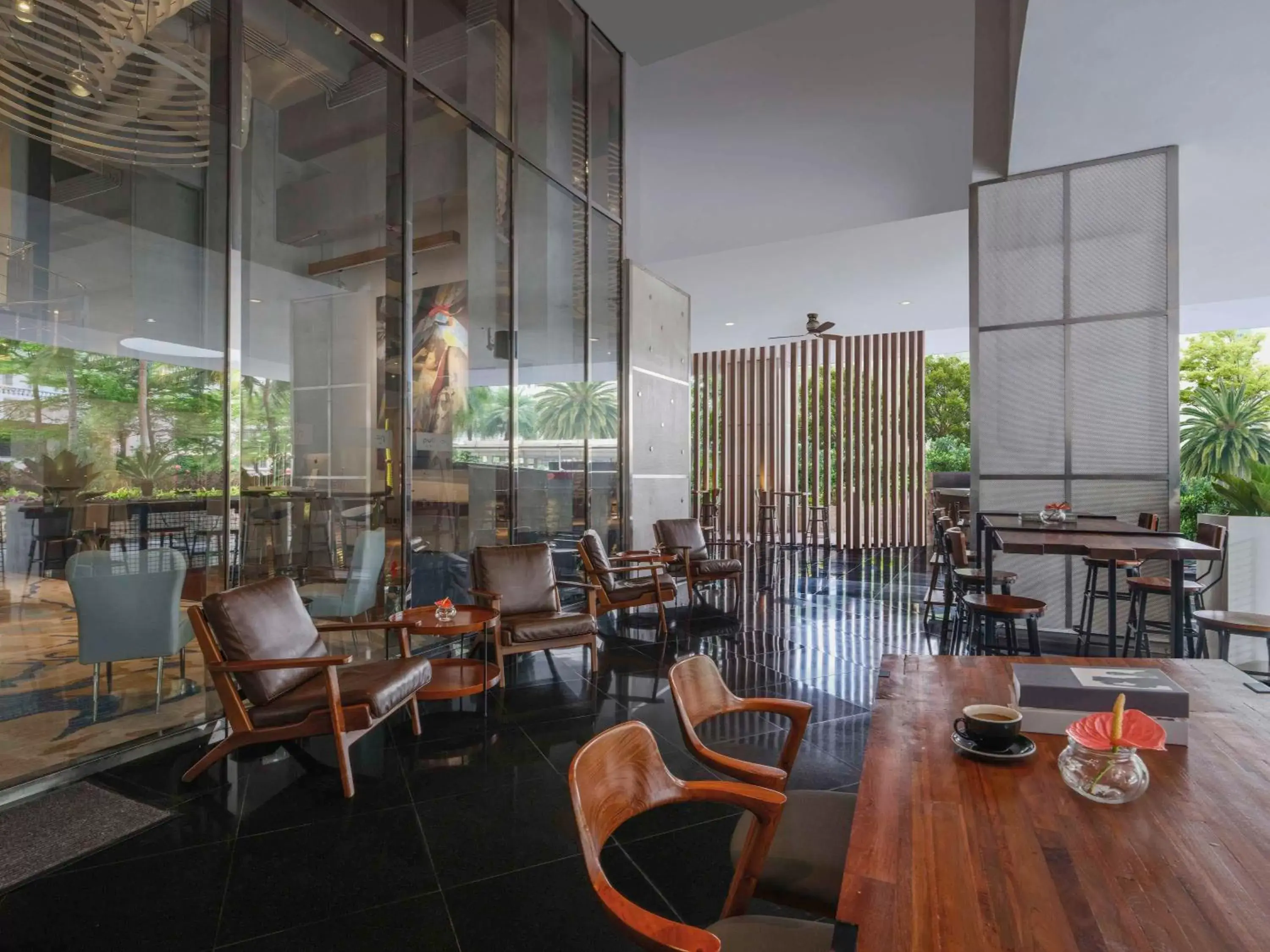 Lounge or bar, Restaurant/Places to Eat in Pullman Jakarta Central Park Hotel