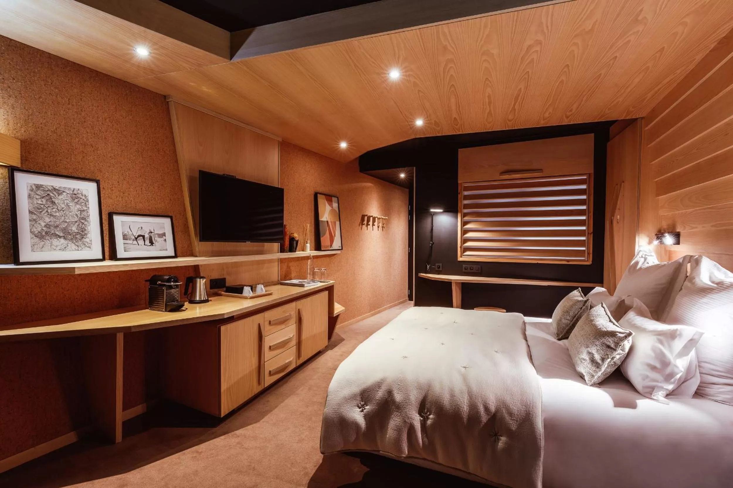 Photo of the whole room, Bed in Altapura Hôtel & Spa Val Thorens