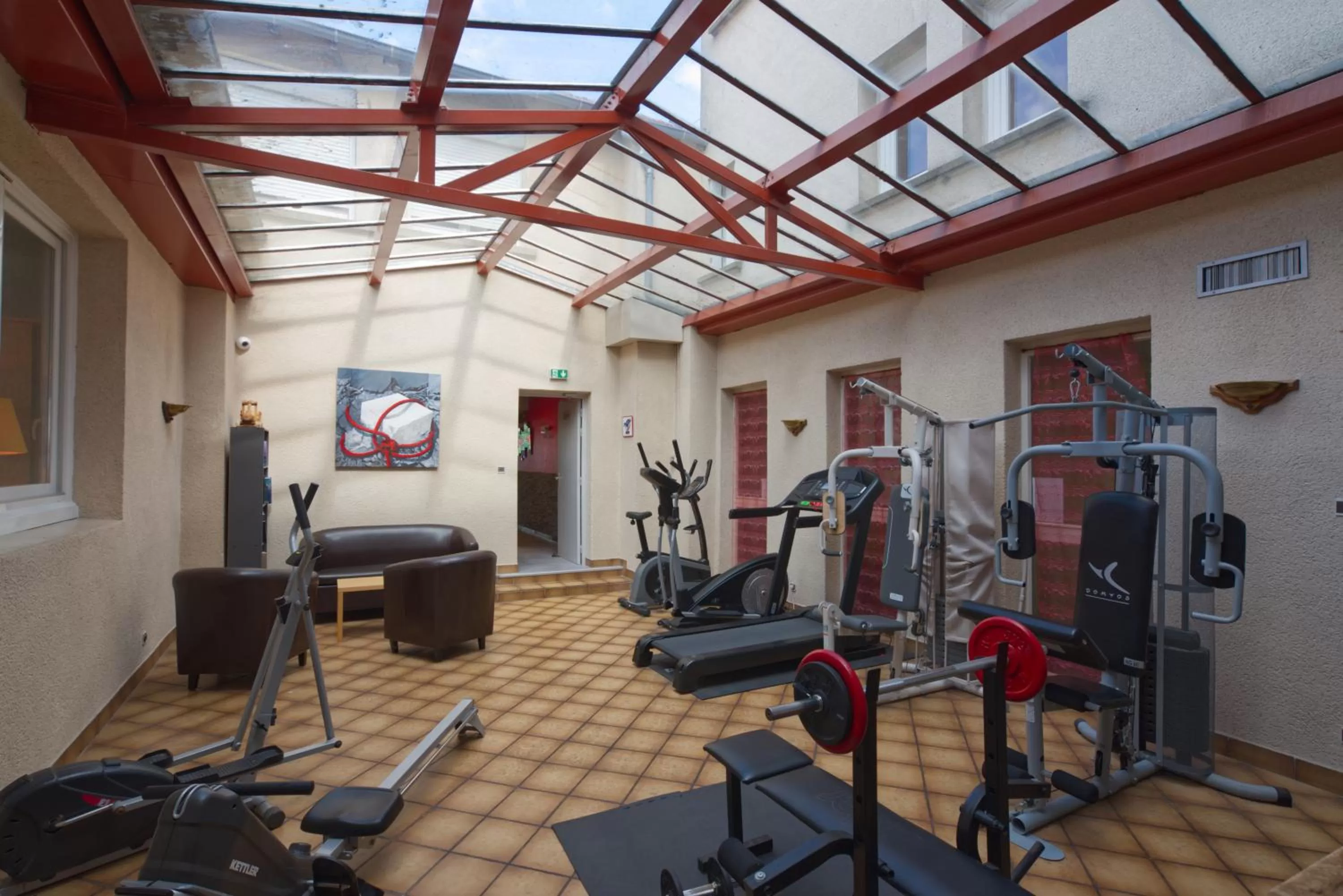 Fitness centre/facilities in Logis Hôtel Centrotel et Spa Bulles d'Allier