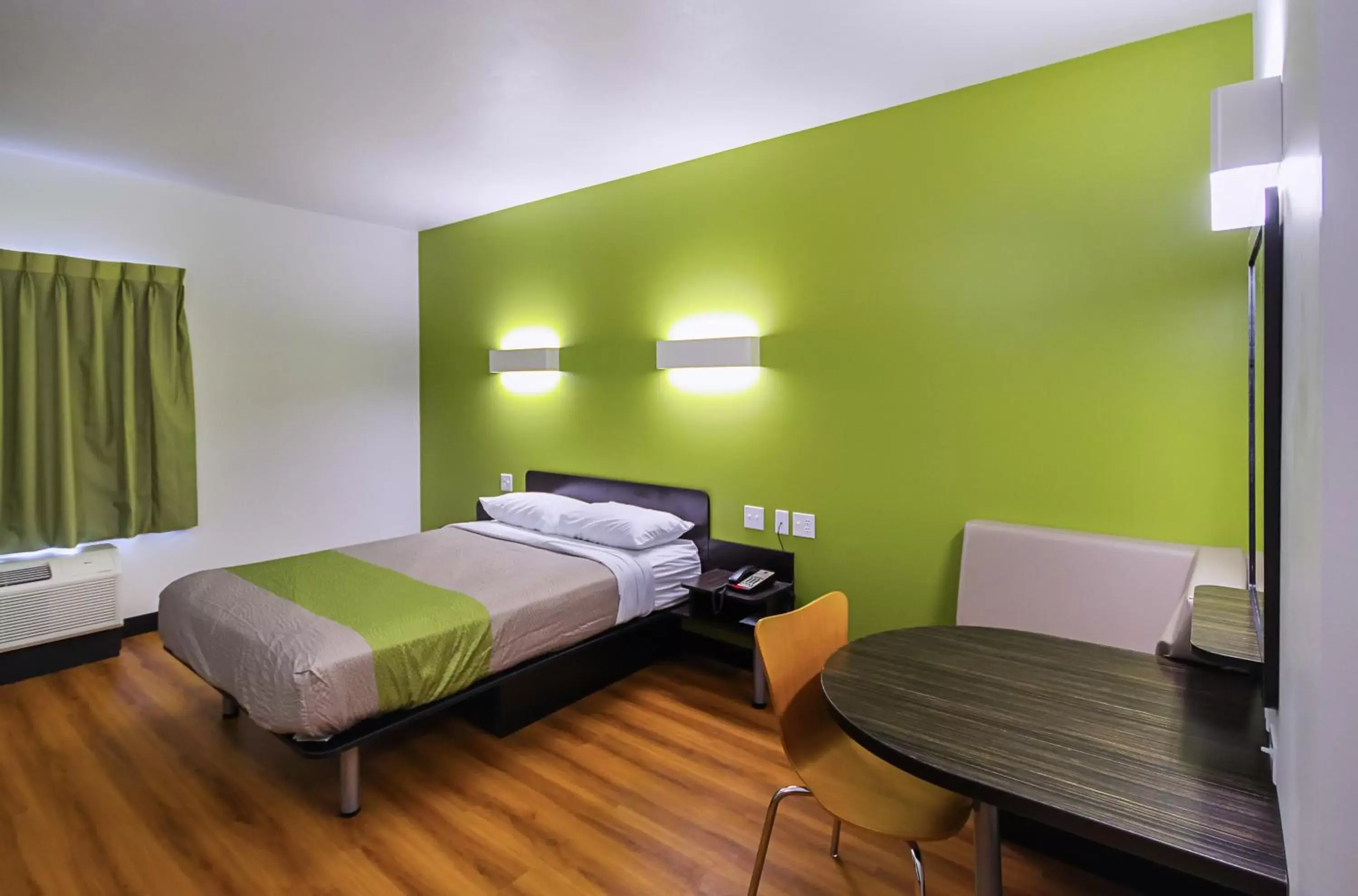 Bedroom, Bed in Motel 6-South Bend, IN - Mishawaka Bedroom, Bed in Motel 6-South Bend, IN - Mishawaka