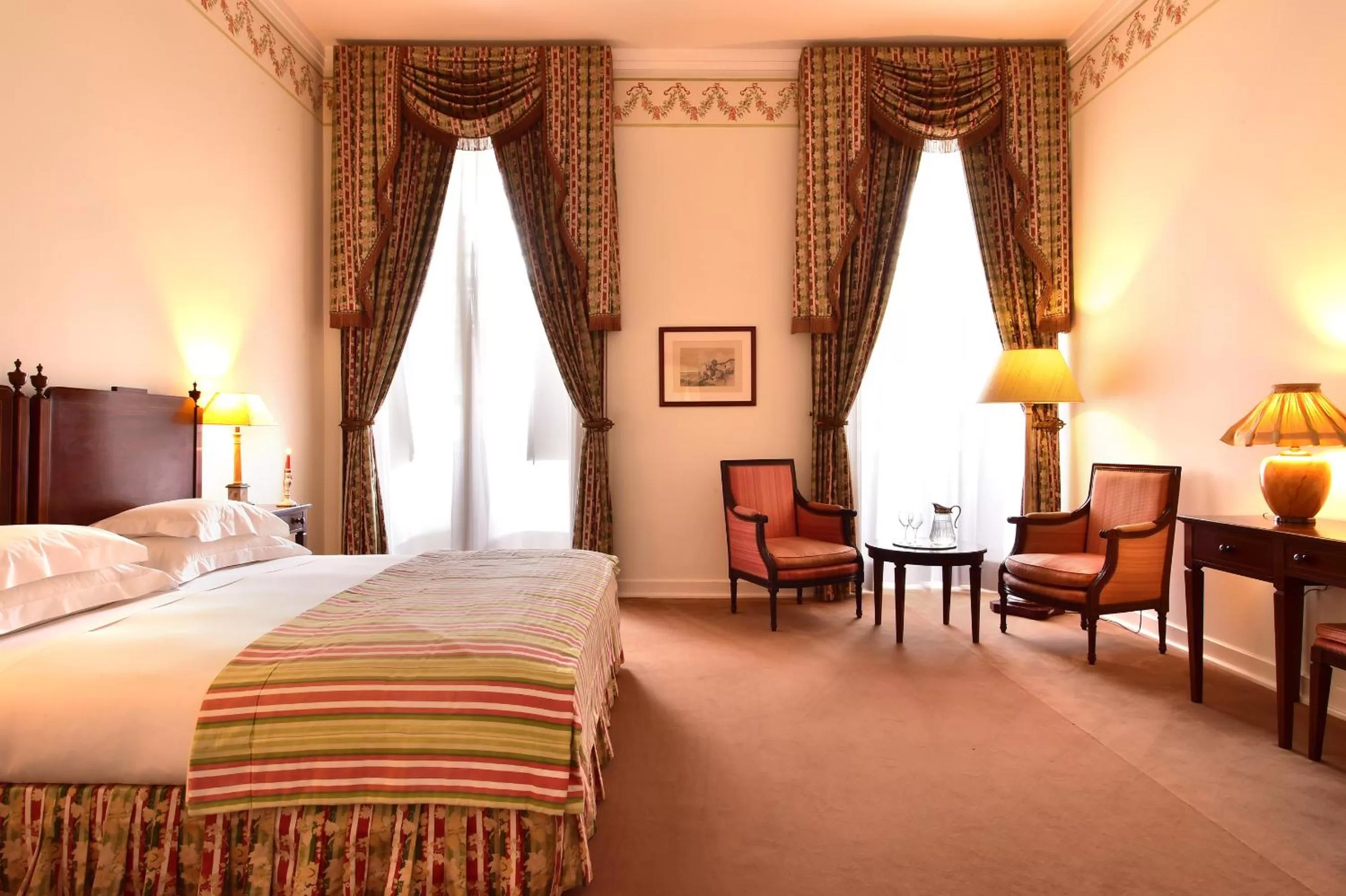 Photo of the whole room, Bed in Pousada Palacio de Queluz