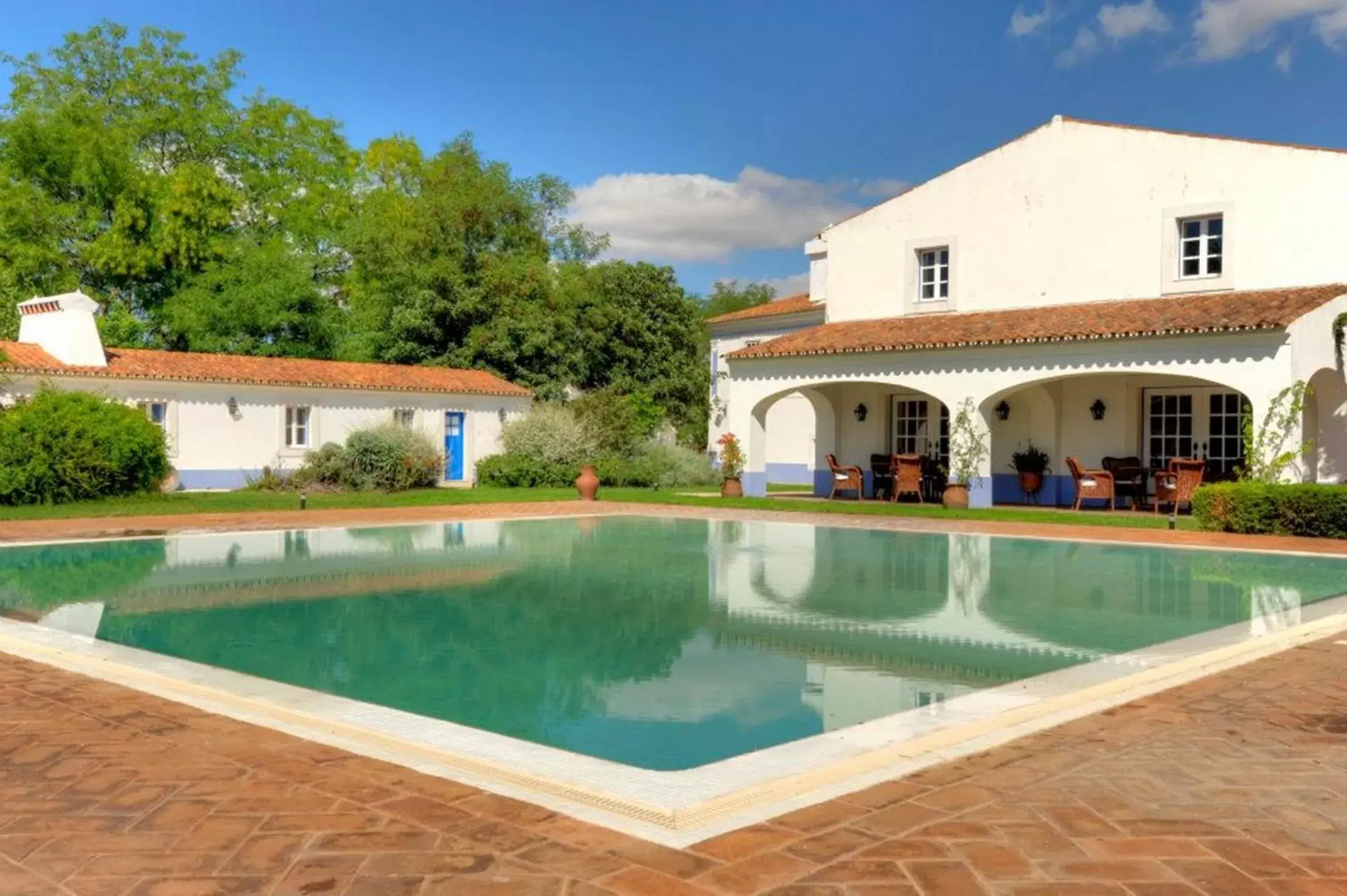 Property building, Swimming Pool in Hotel Rural Monte Da Rosada
