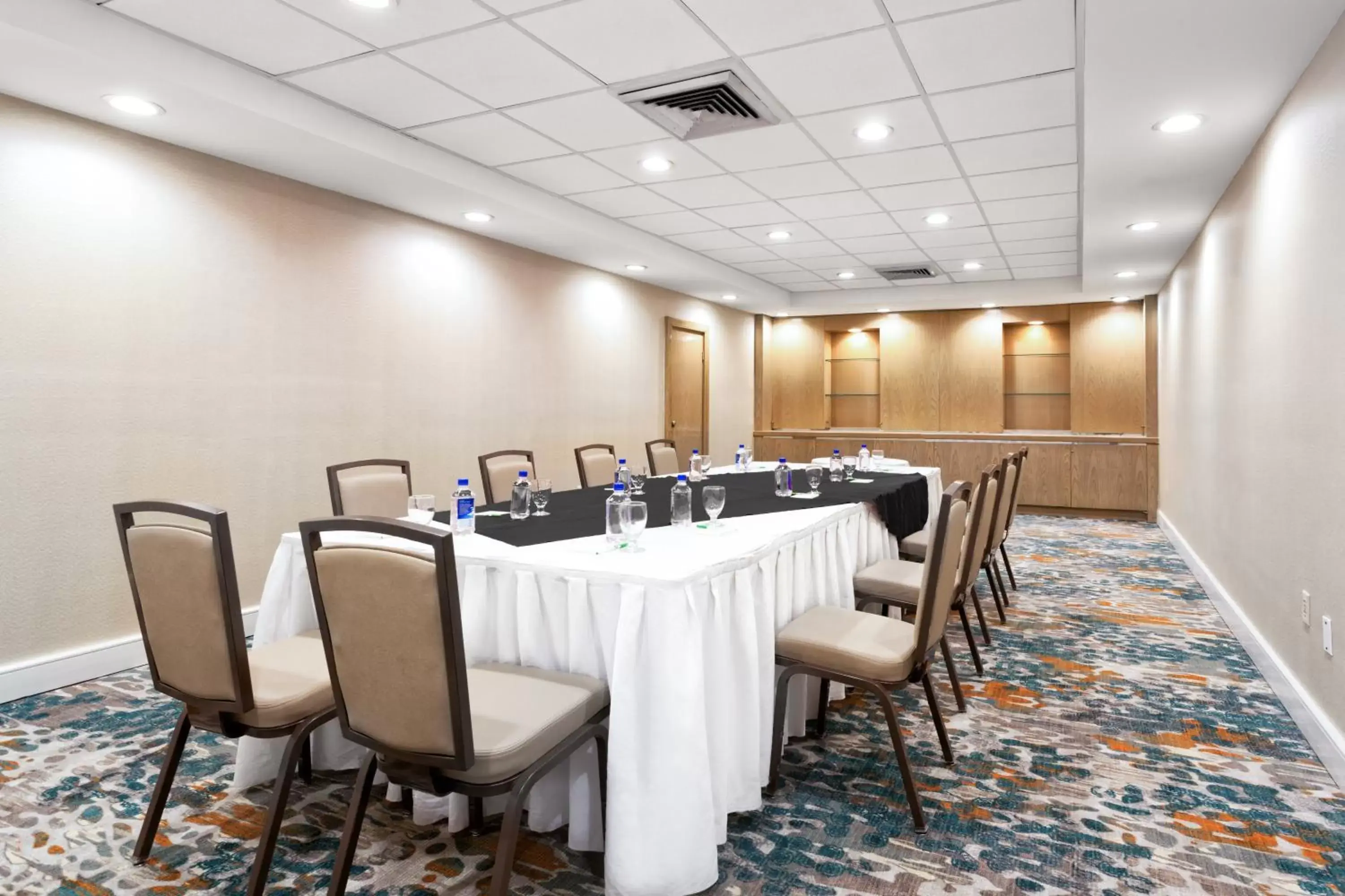 Meeting/conference room in Holiday Inn Miami West - Airport Area, an IHG Hotel