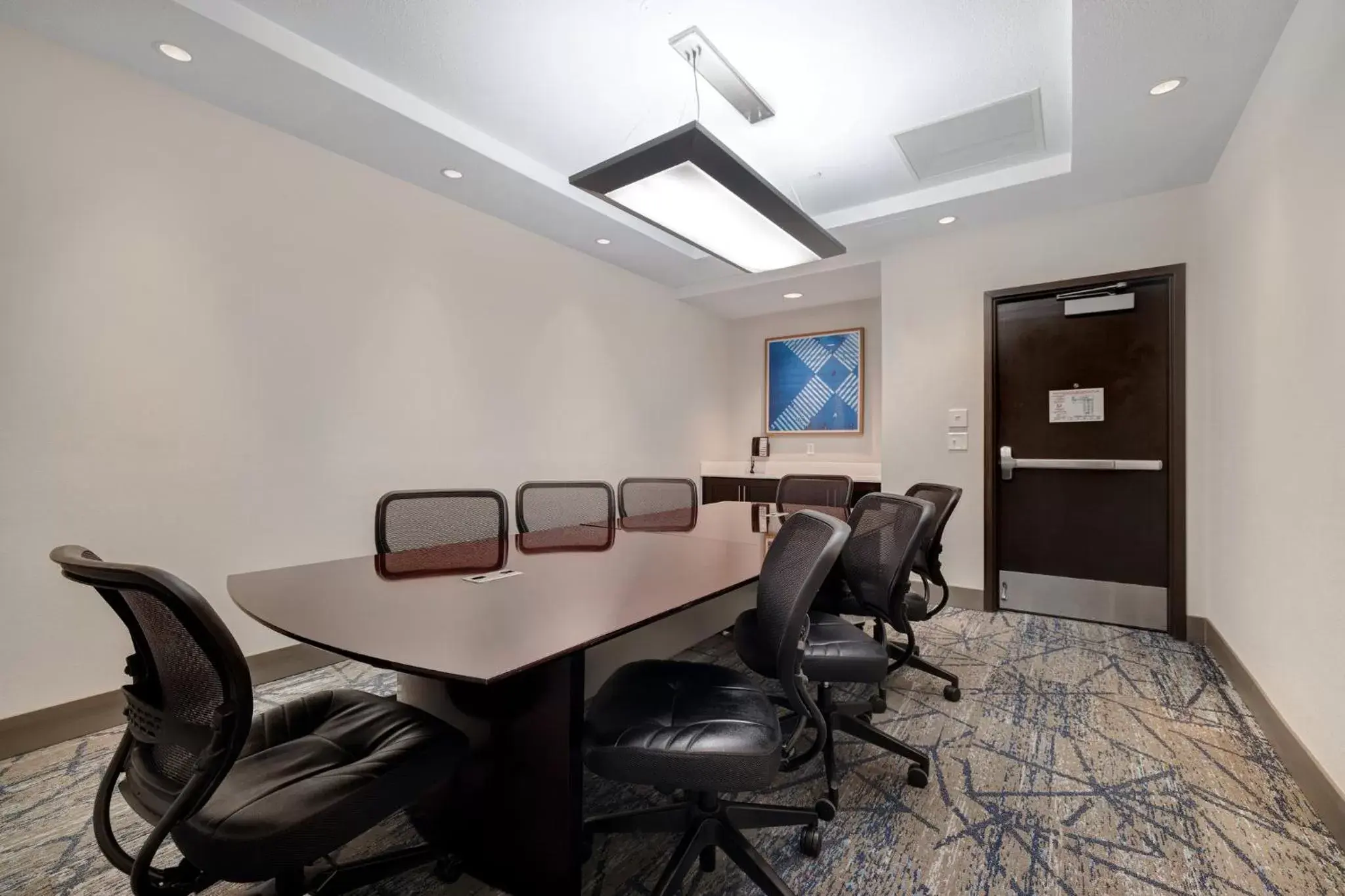 Meeting/conference room in Holiday Inn Express & Suites - Kansas City KU Medical Center, an IHG Hotel