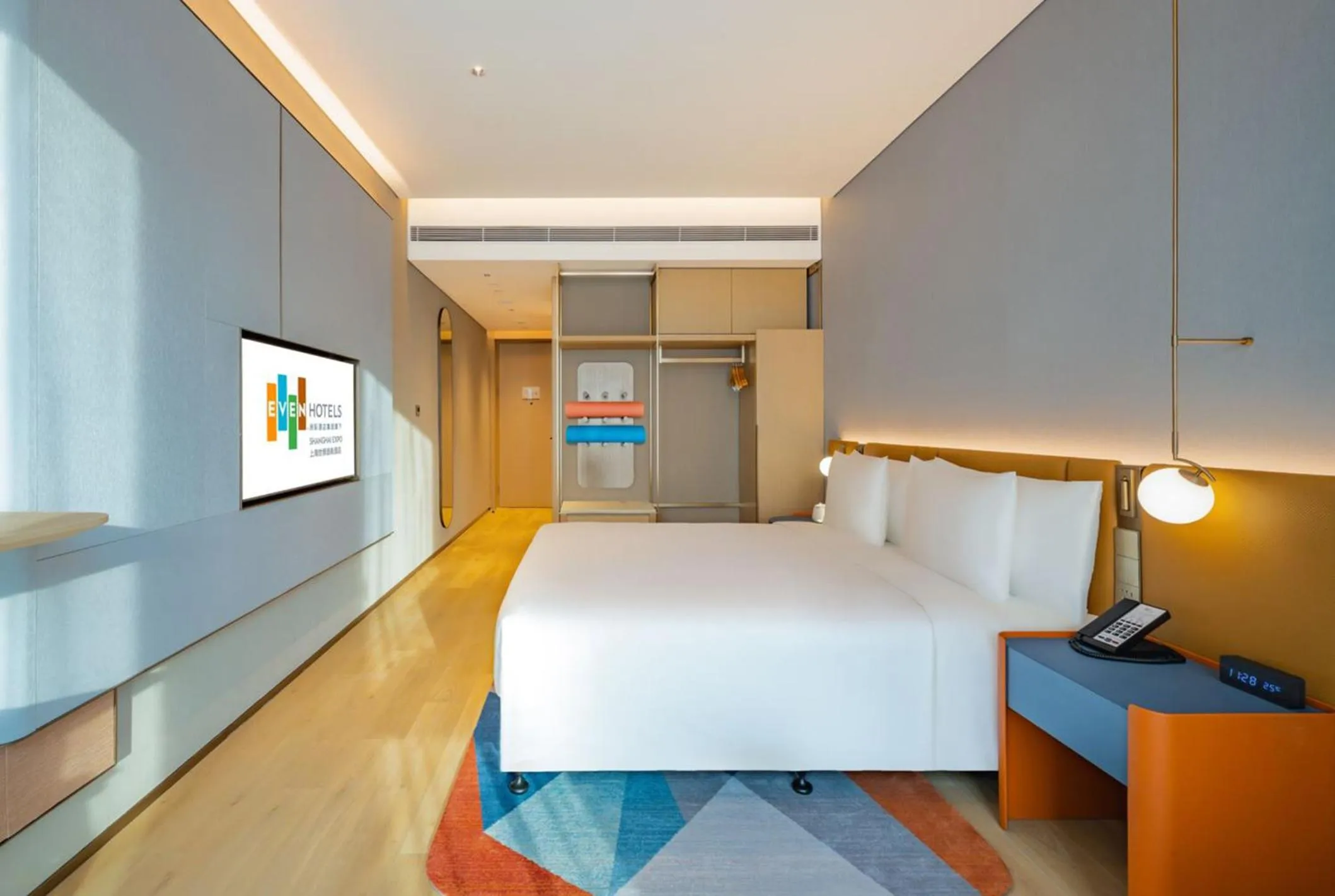 Bed in EVEN Hotels Shanghai Expo by IHG
