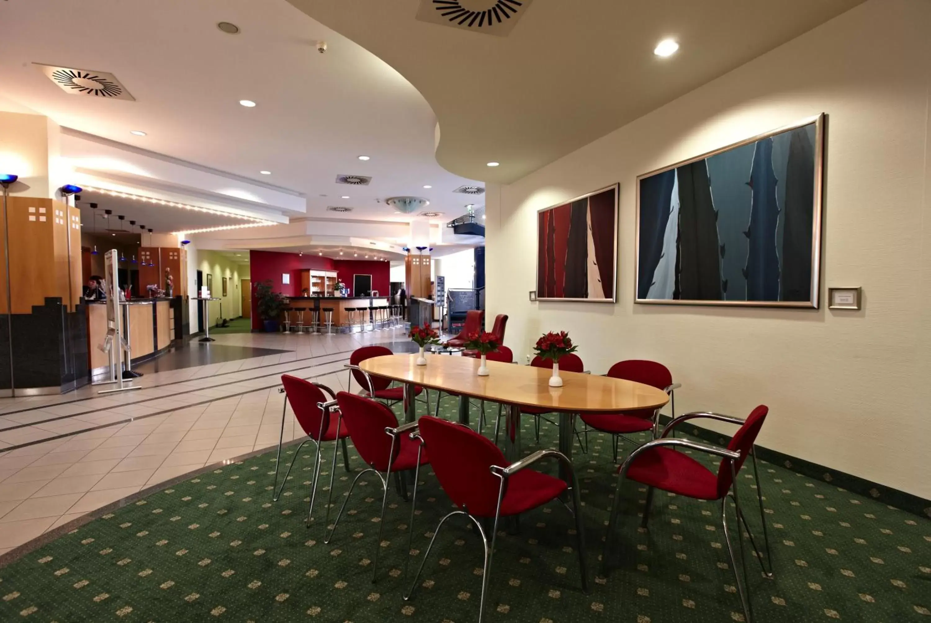 Lobby or reception, Business Area/Conference Room in IntercityHotel Schwerin