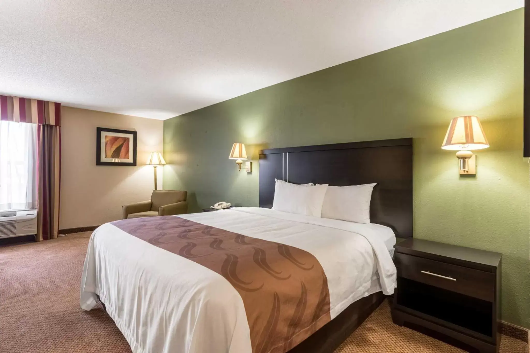 King Room - Non-Smoking in Quality Inn & Suites Clemmons I-40