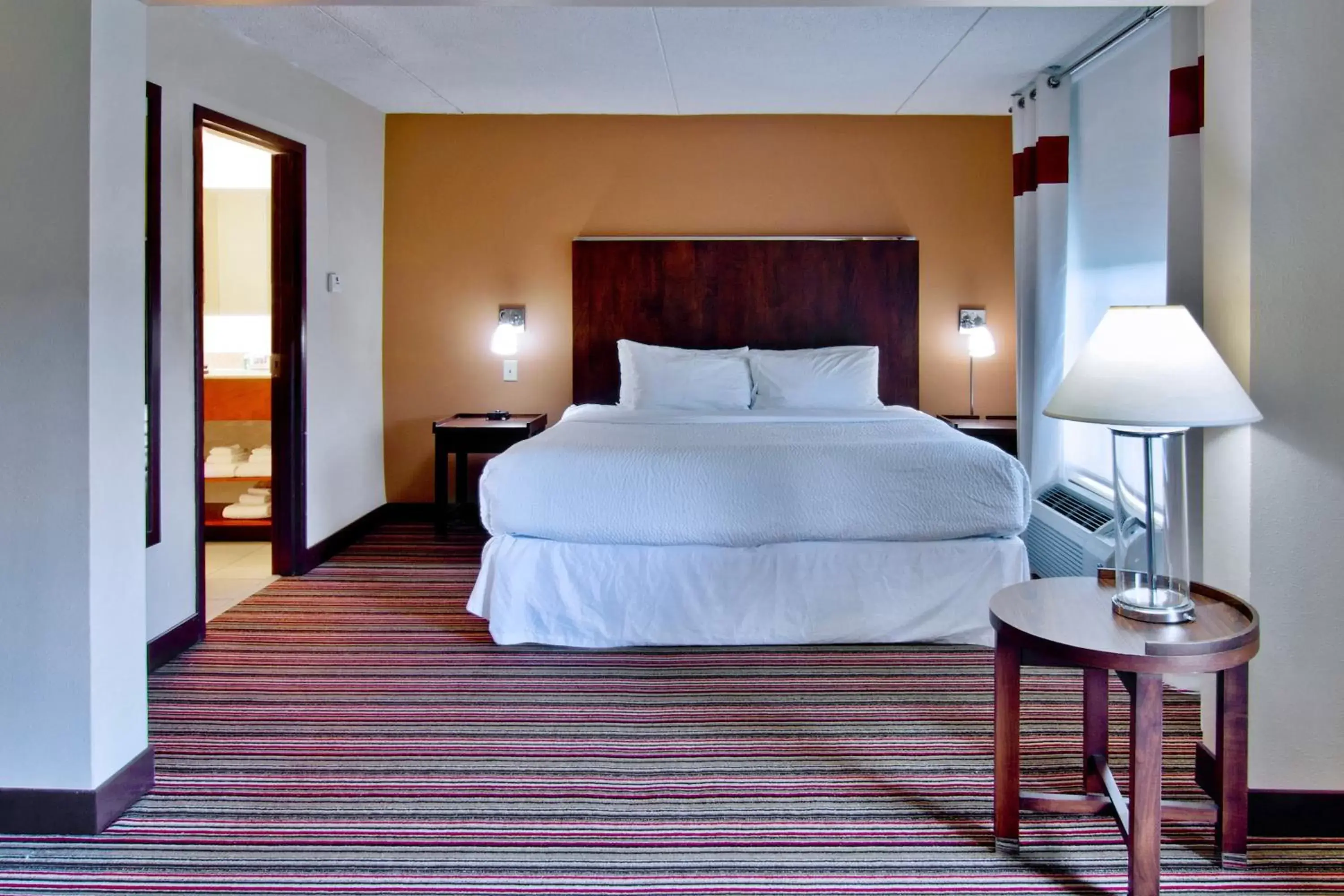 Bedroom, Bed in Four Points by Sheraton Nashville Airport