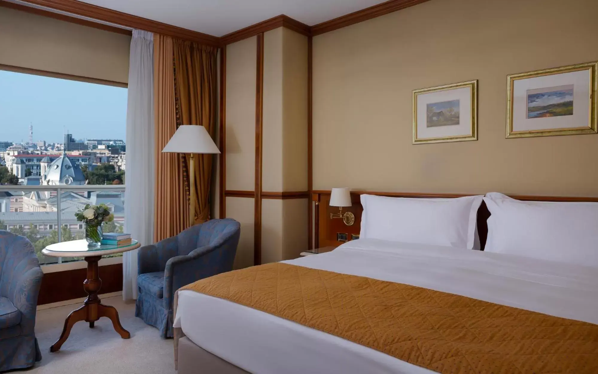 Bed in Grand Hotel Bucharest