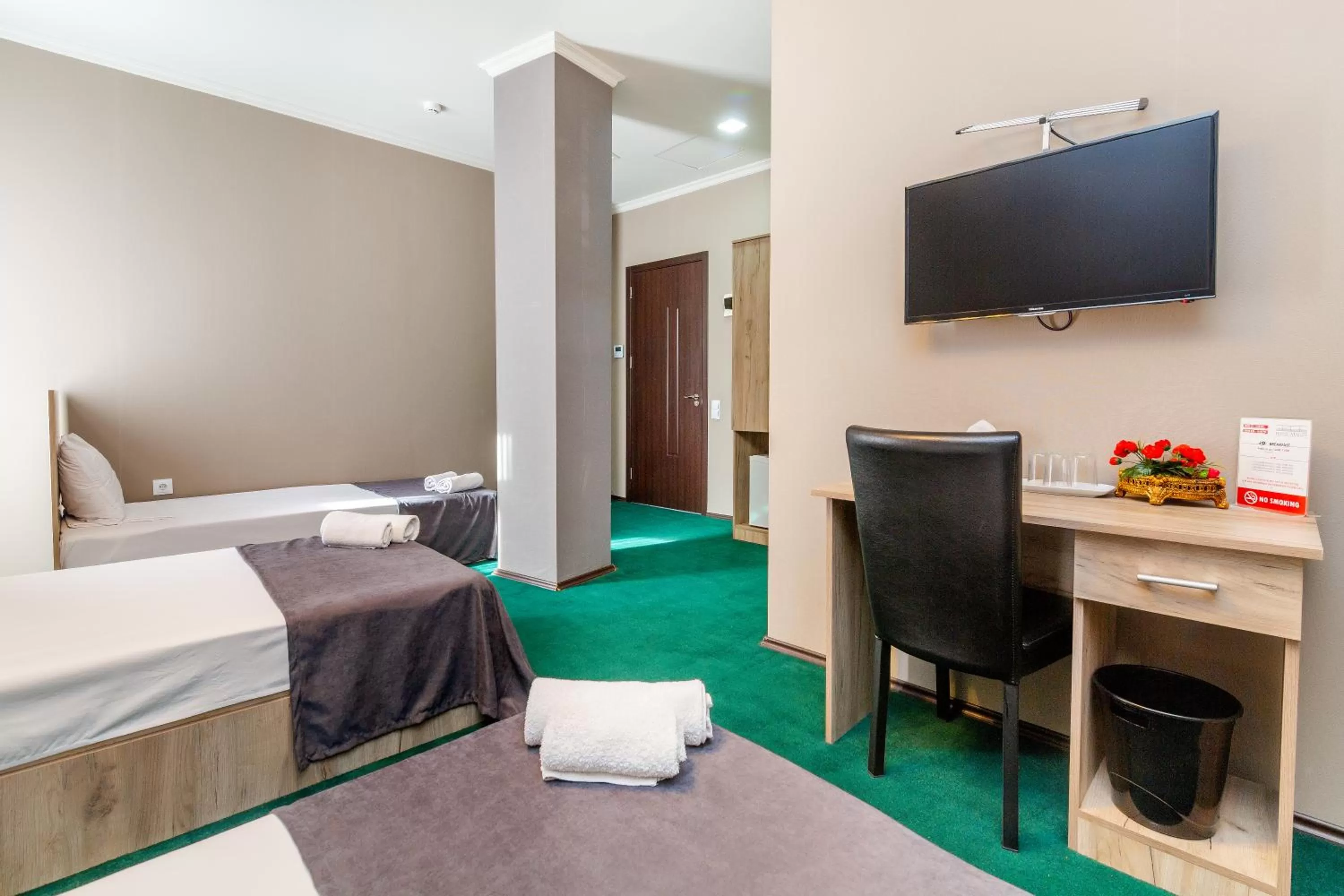 TV and multimedia, Bed in Hotel Marlyn