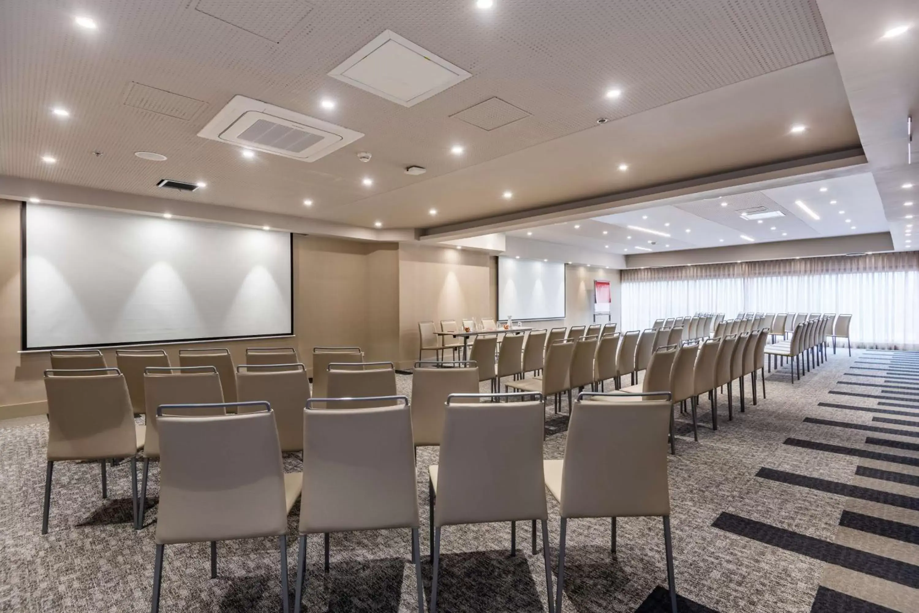 Meeting/conference room in NH Collection Bogota WTC Royal