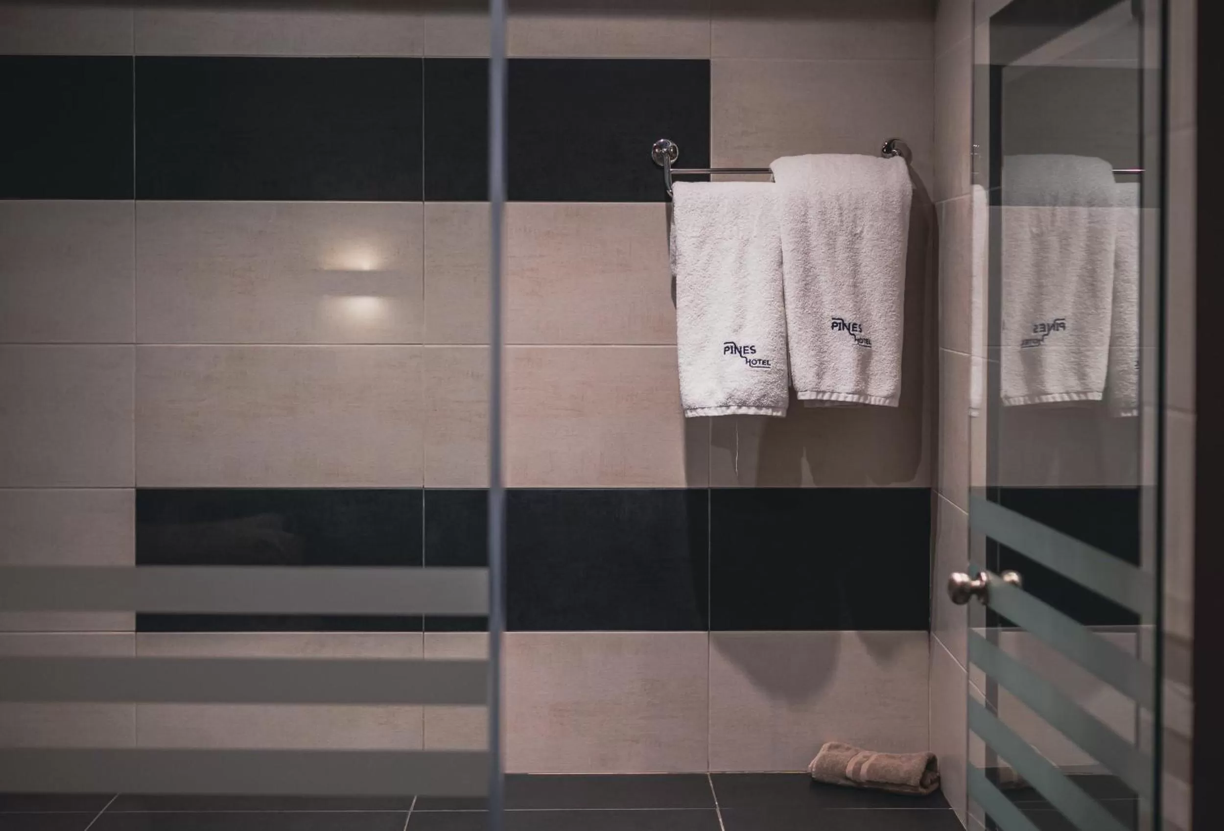 Shower in Pines Hotel