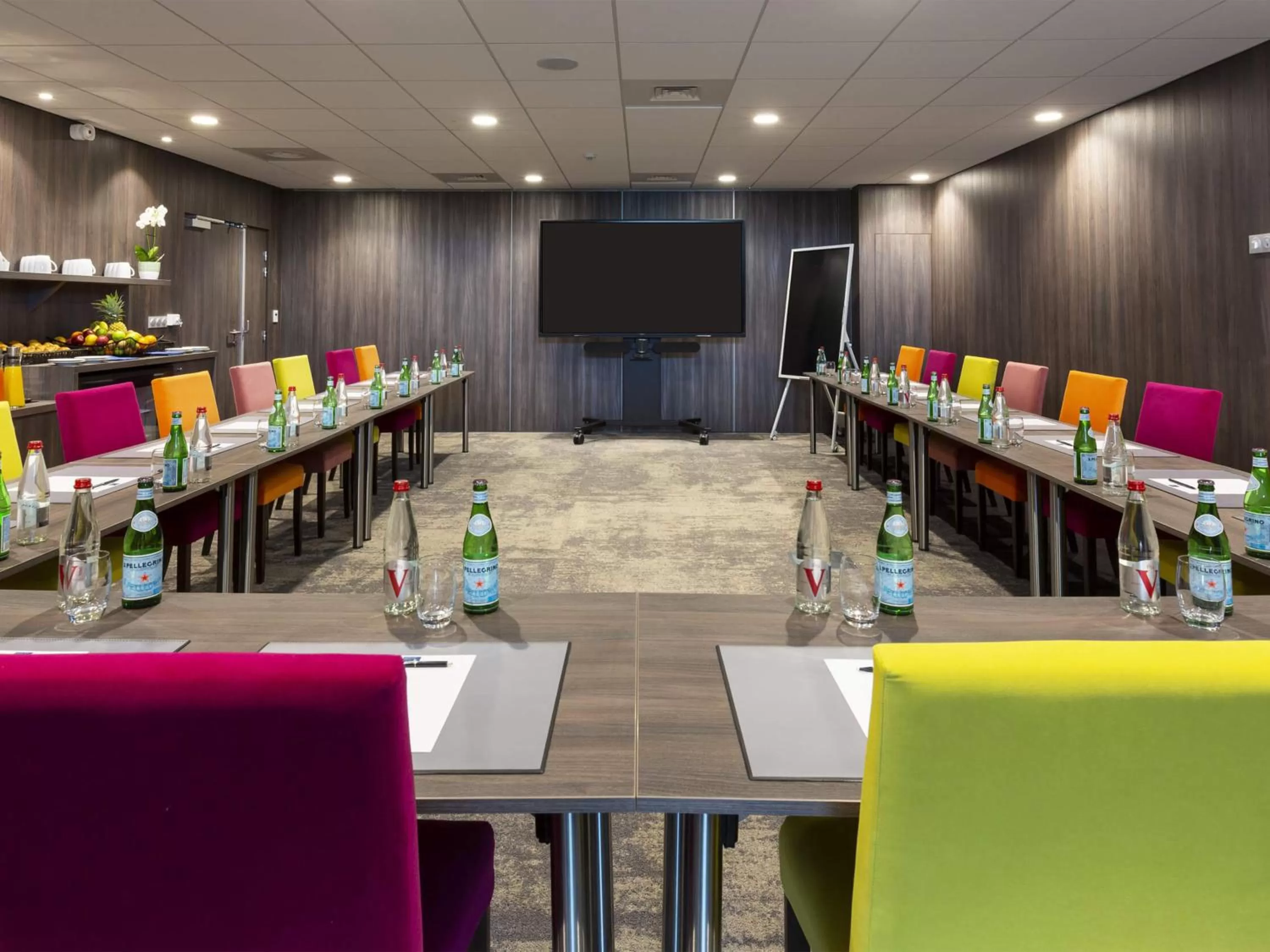 Meeting/conference room in Hôtel Roi Soleil Prestige Plaisir - St Quentin