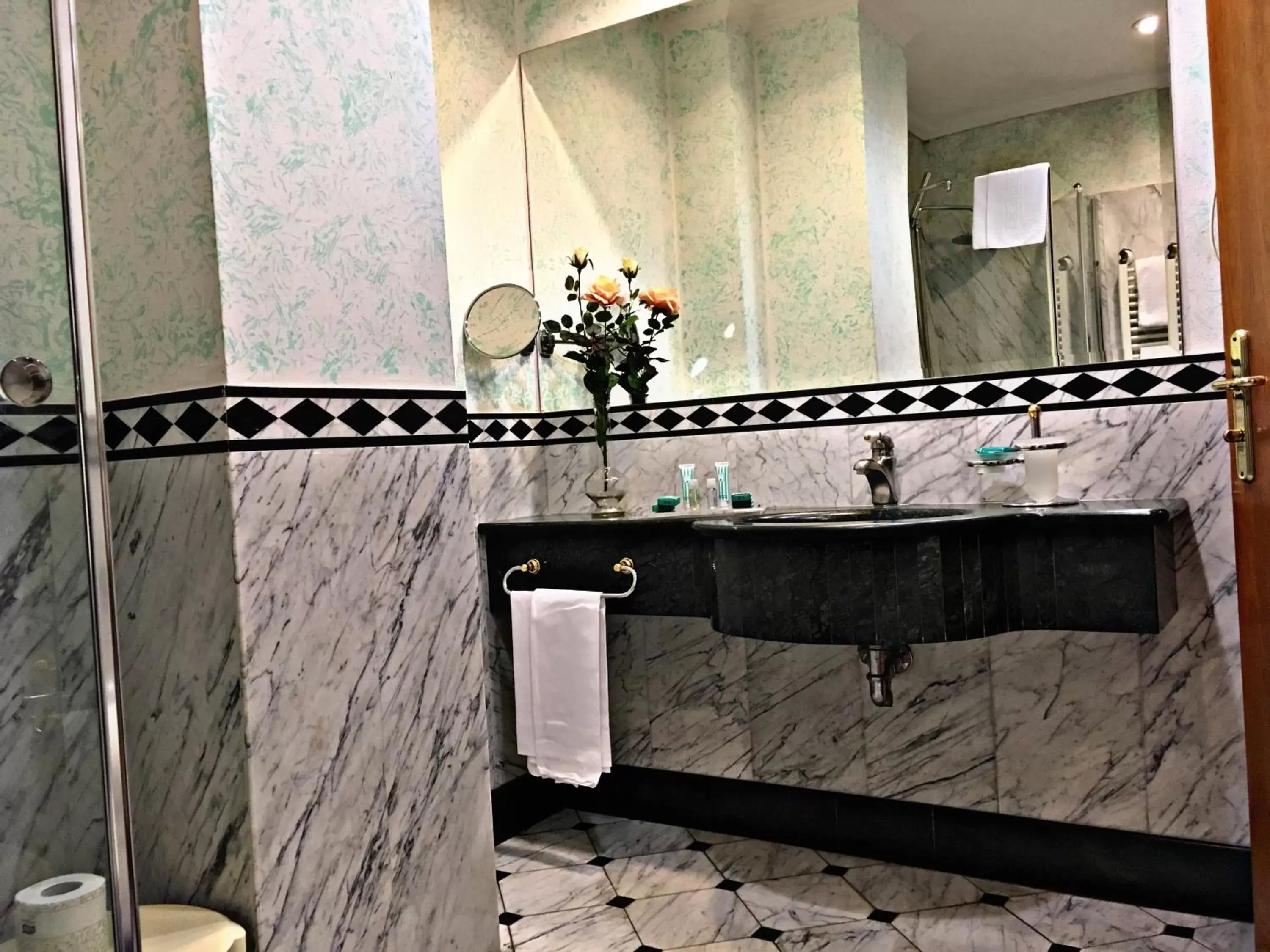 Bathroom in Andreola Central Hotel