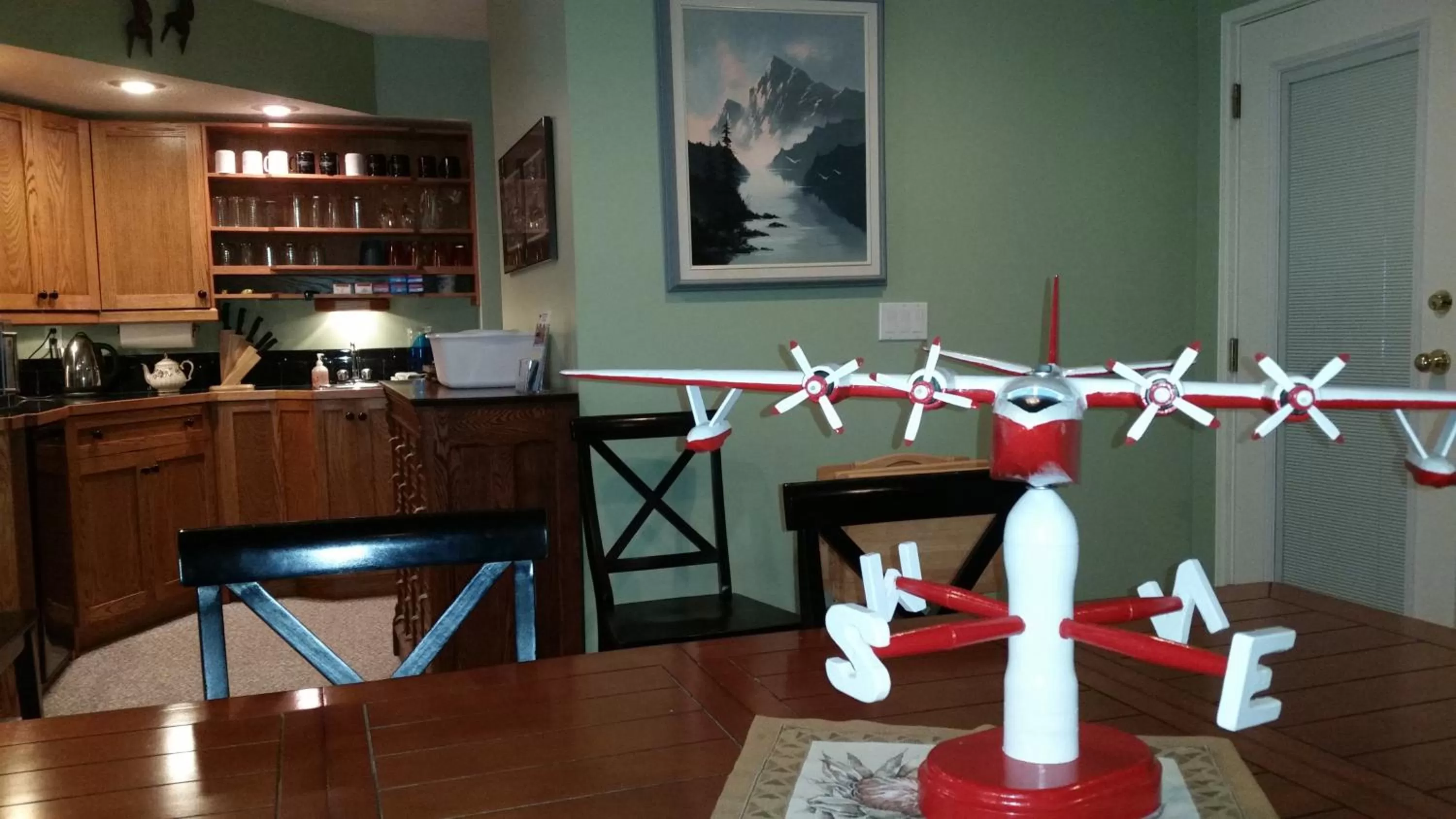 Coffee/tea facilities, Restaurant/Places to Eat in Hummingbird Guesthouse