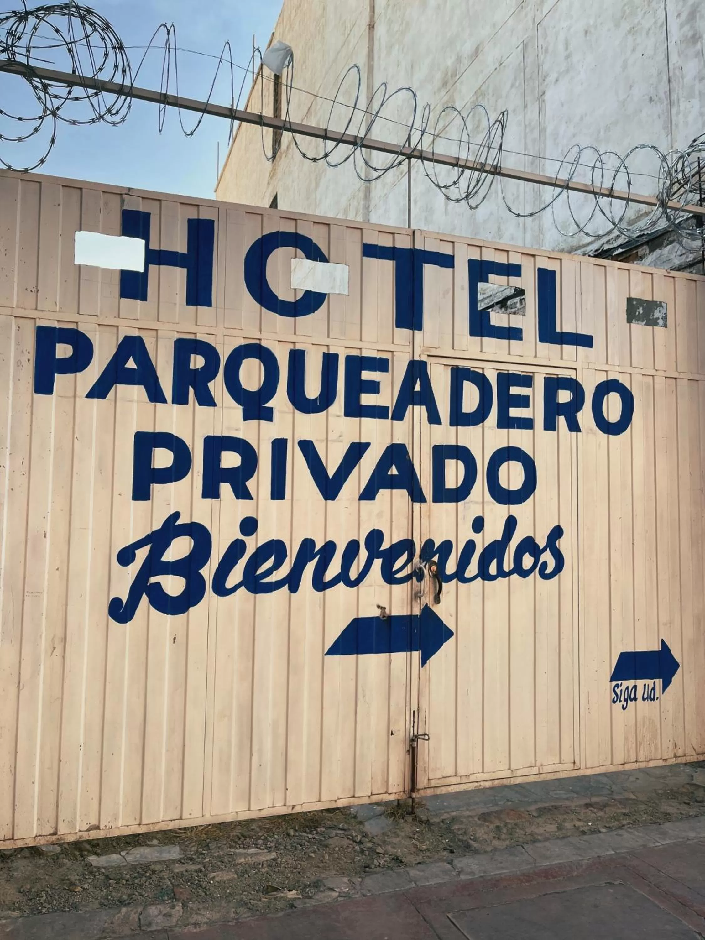 Parking in Hotel Cangrejalito