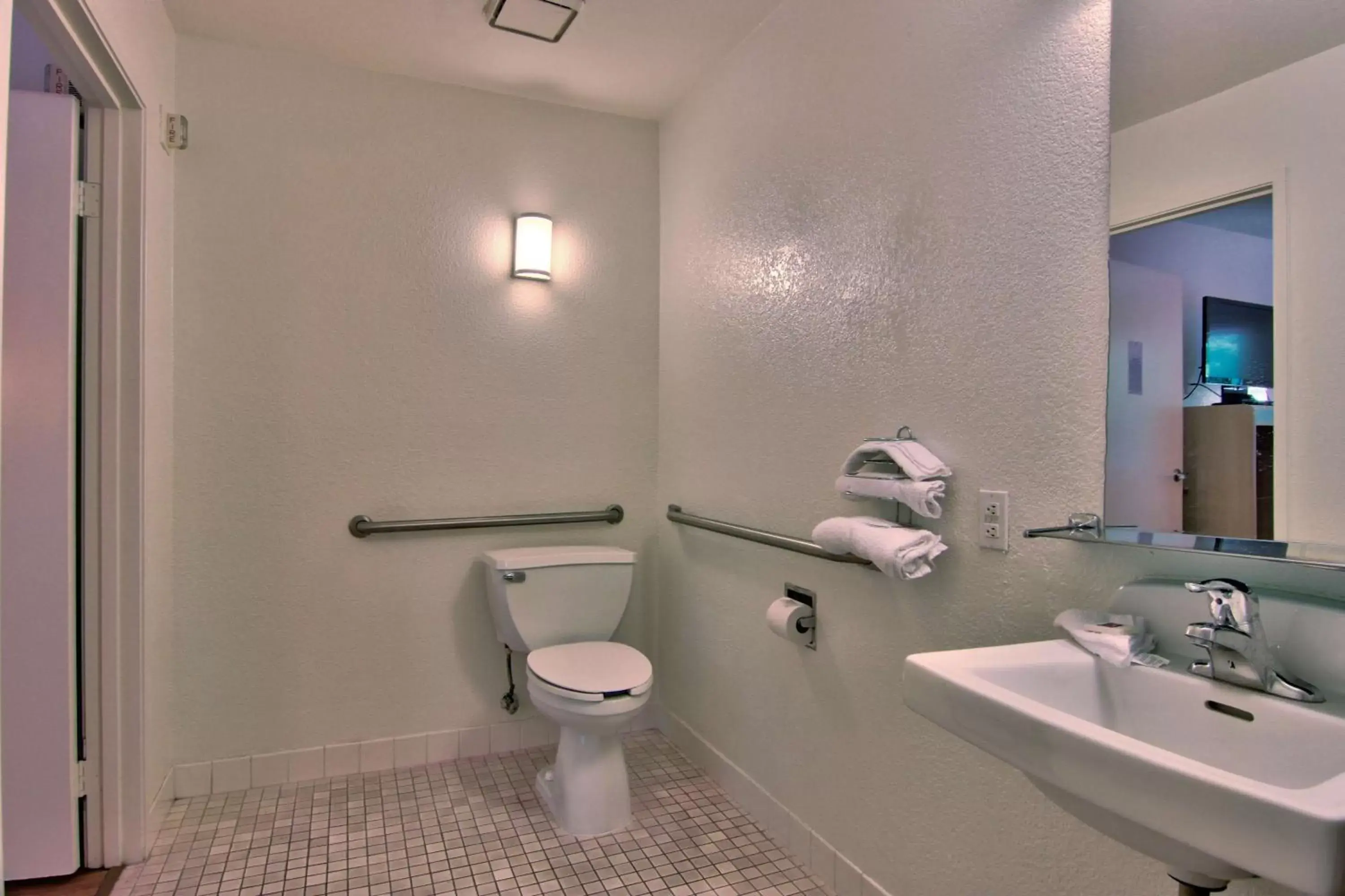 Toilet, Bathroom in Motel 6-Sacramento, CA - South Sacramento and Elk Grove