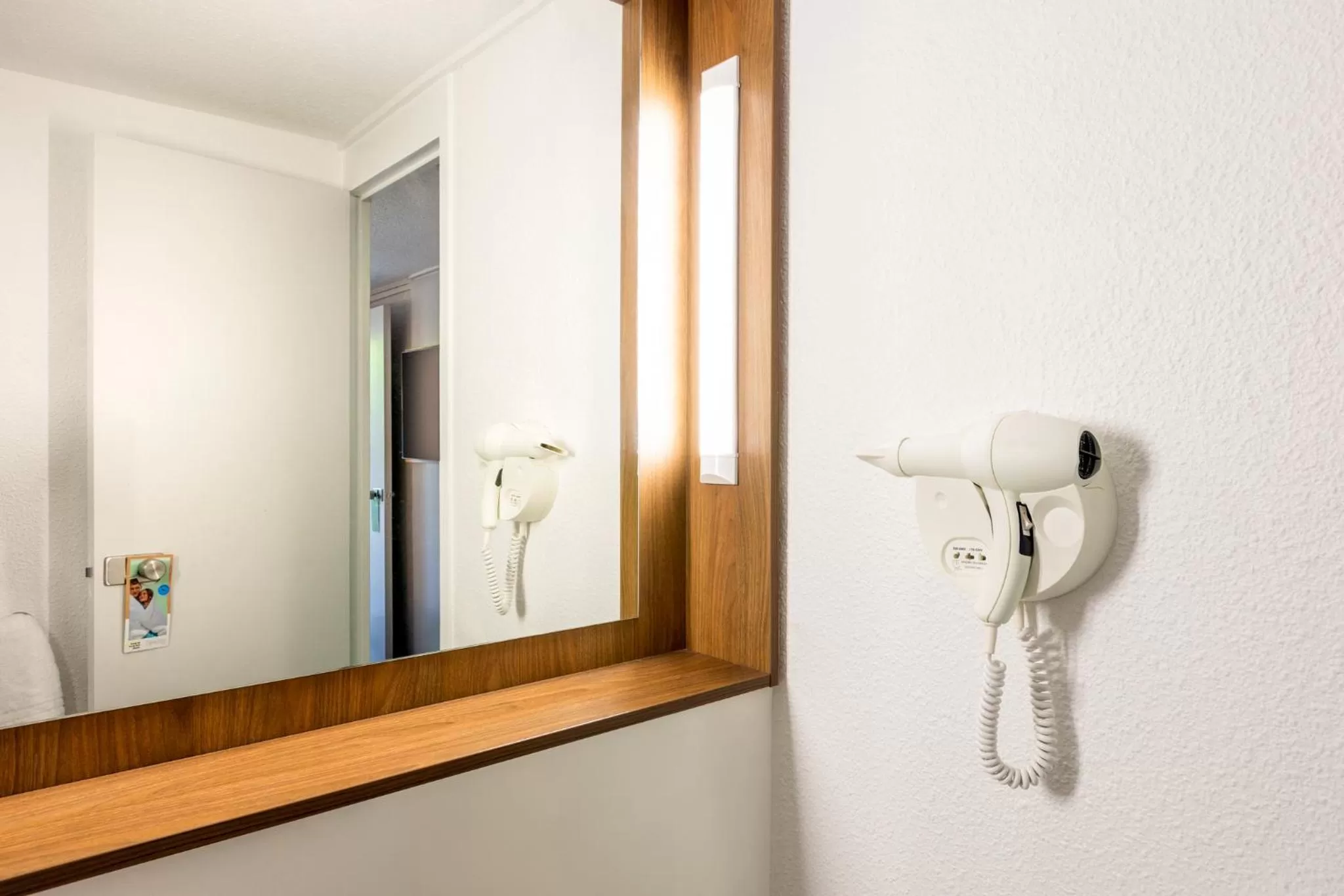 Bathroom in greet hôtel Angoulême