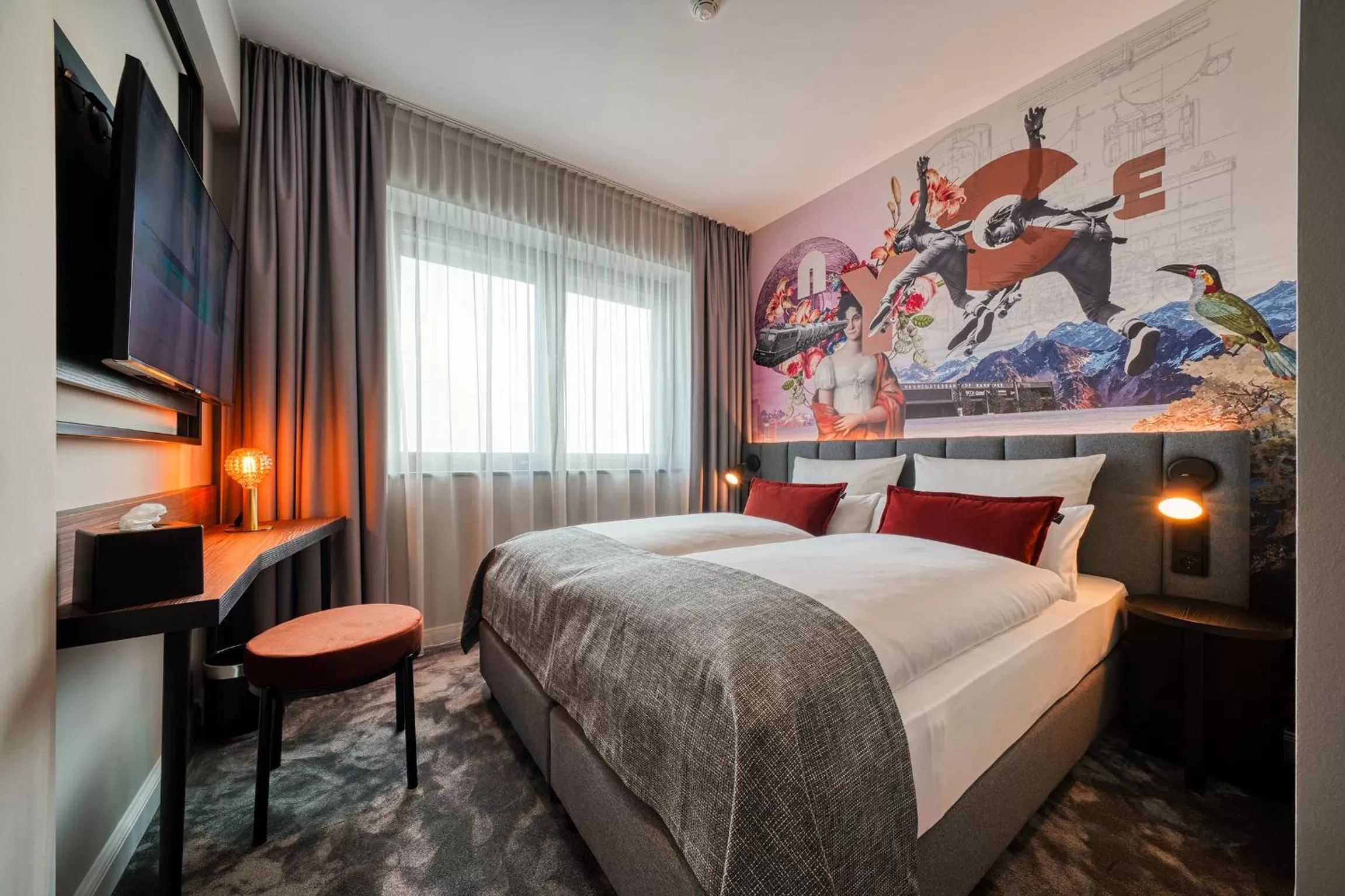 Photo of the whole room, Bed in NYCE Hotel Hannover