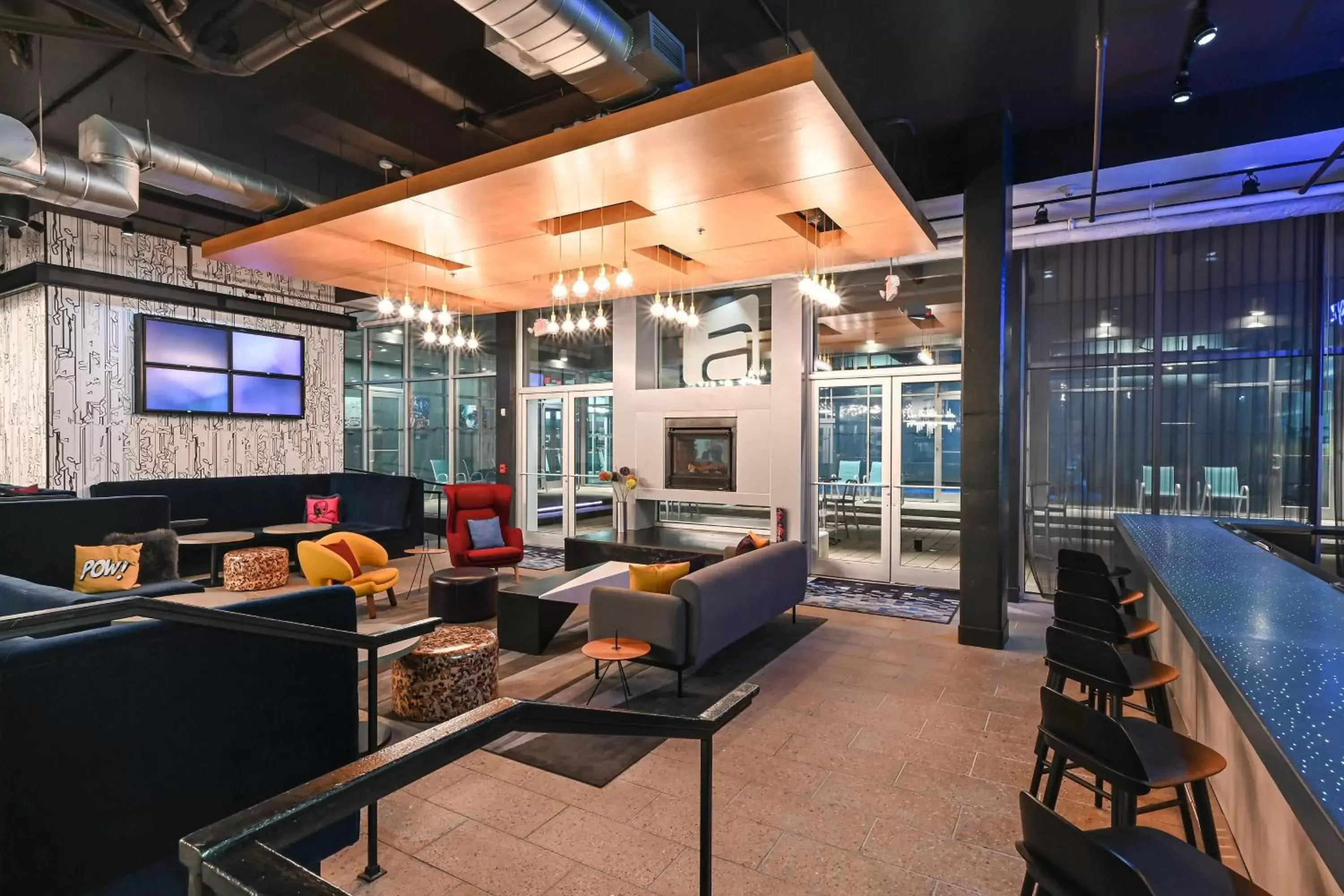 Lounge or bar in Aloft Charleston Airport and Convention Center
