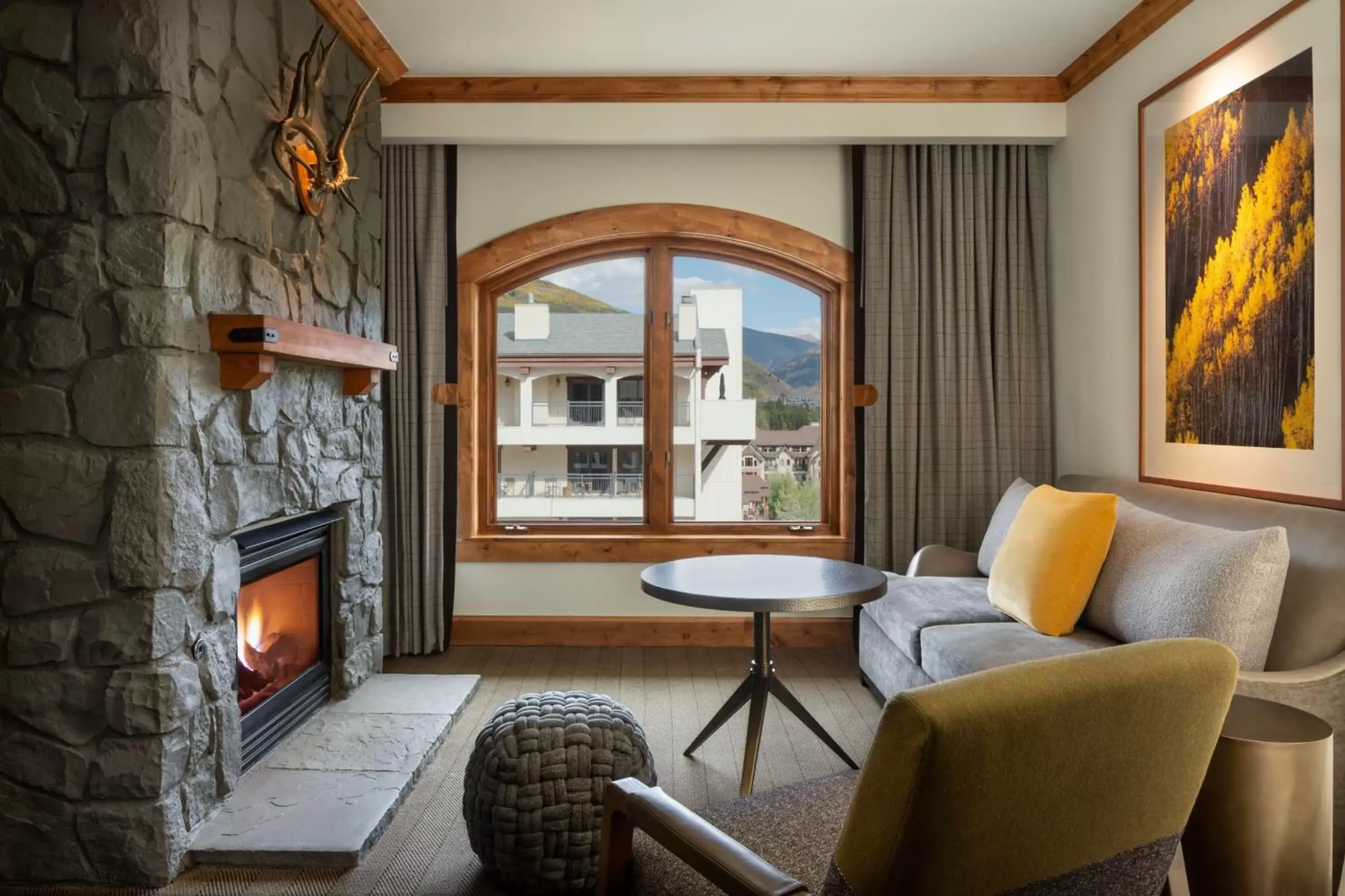 Living room in The Hythe, a Luxury Collection Resort, Vail