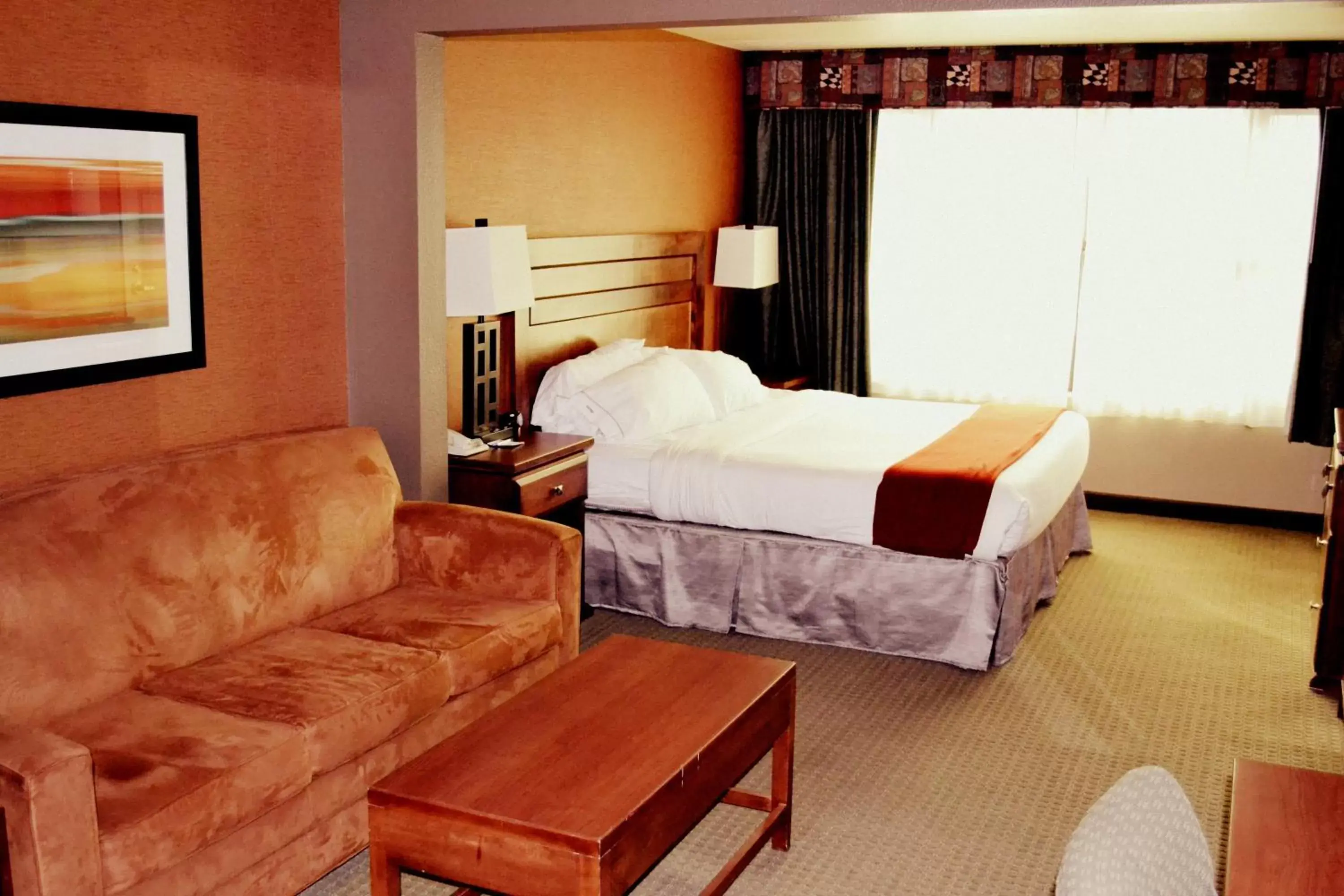 Photo of the whole room, Bed in Holiday Inn Express & Suites Bozeman West, an IHG Hotel