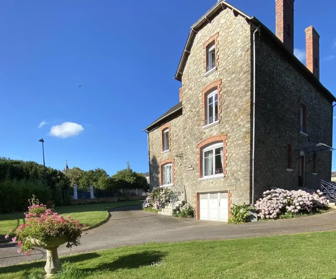 Property Building in Les hortensias