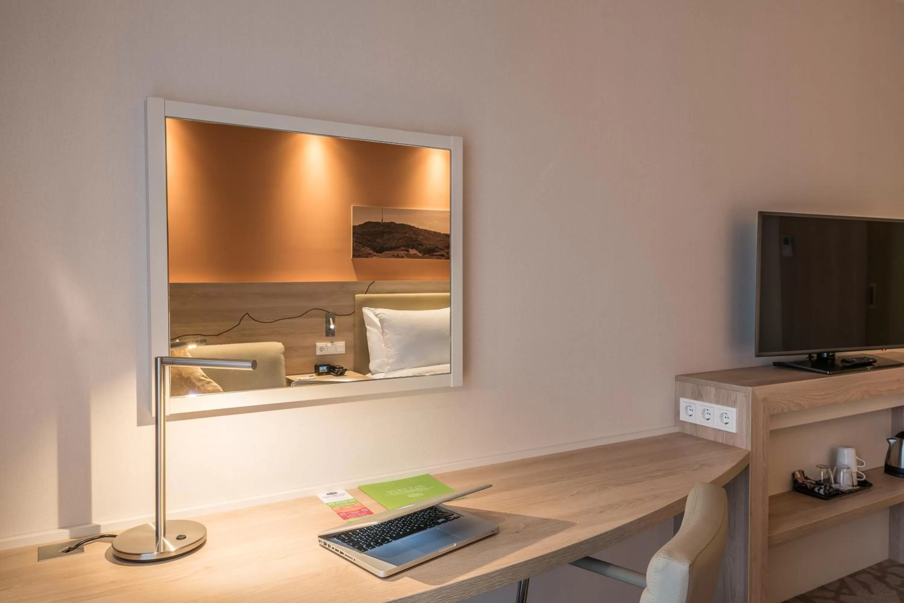 TV and multimedia in Hampton By Hilton Freiburg