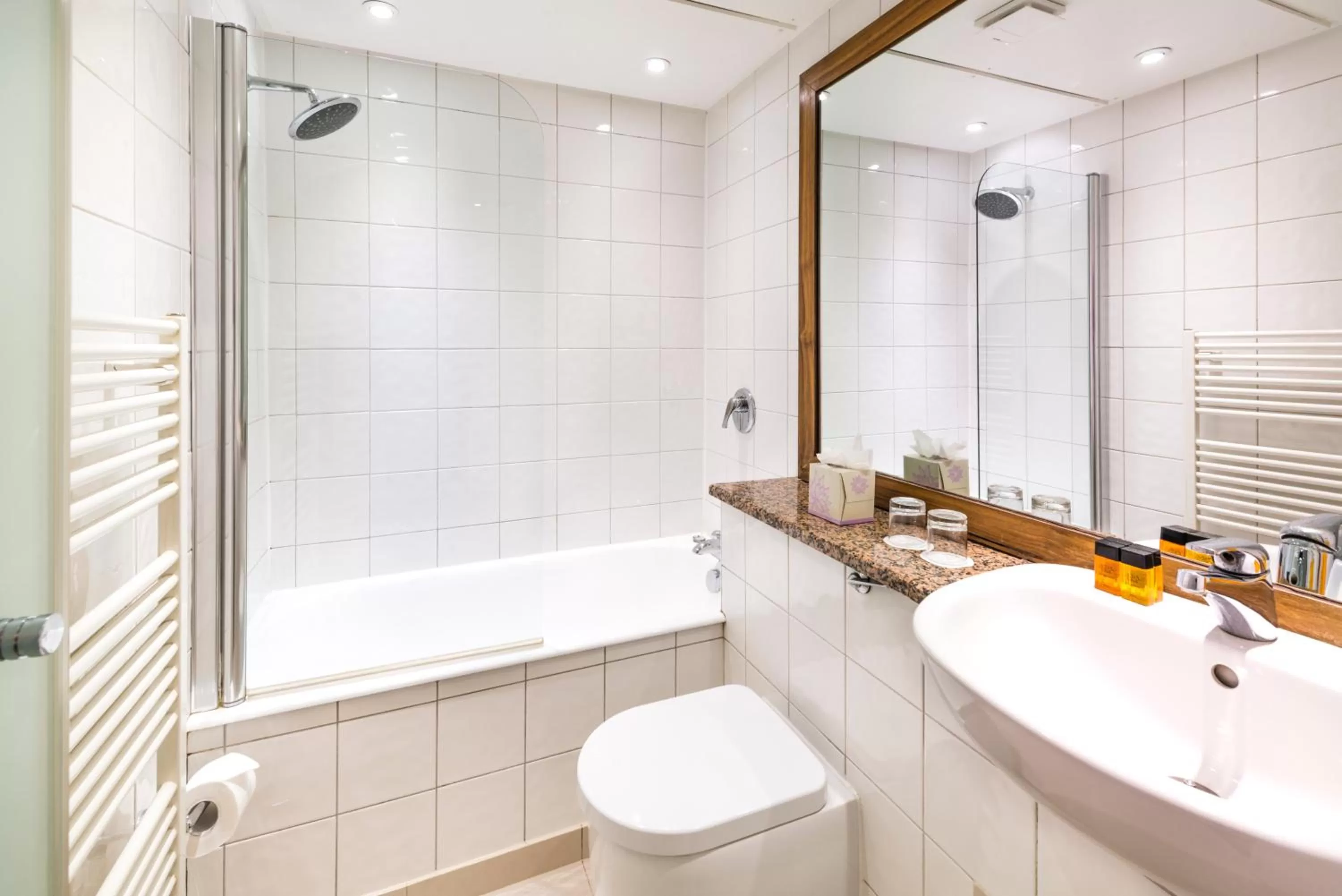 Bathroom in The California - London Kings Cross