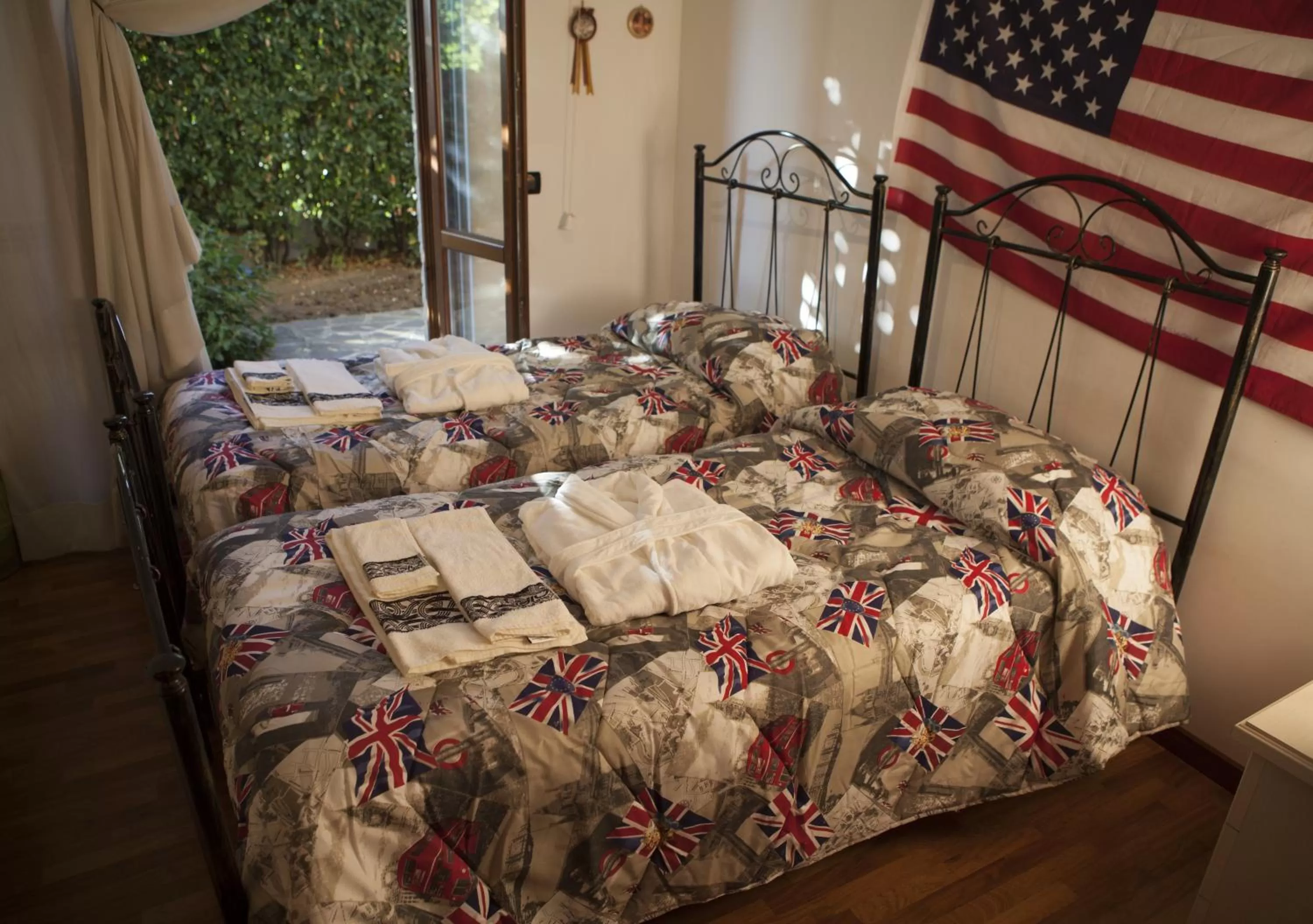 Photo of the whole room, Bed in Recanati Family