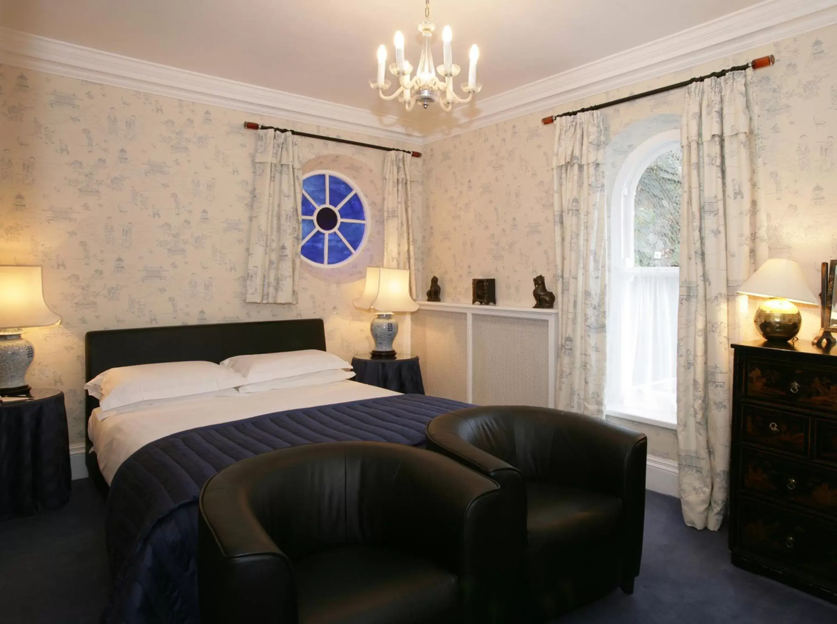 Bed in Portmeirion Village & Castell Deudraeth