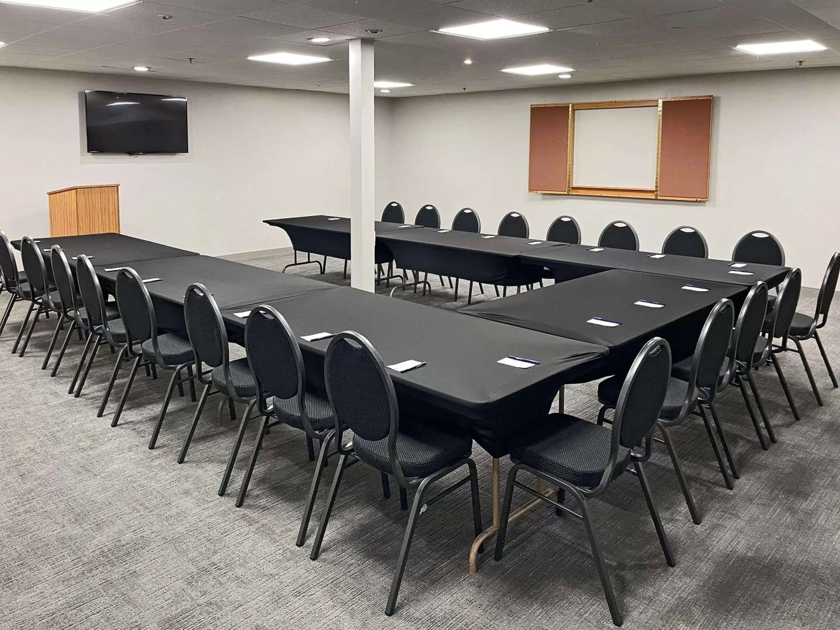 Meeting/conference room in Comfort Inn & Suites Mundelein-Vernon Hills