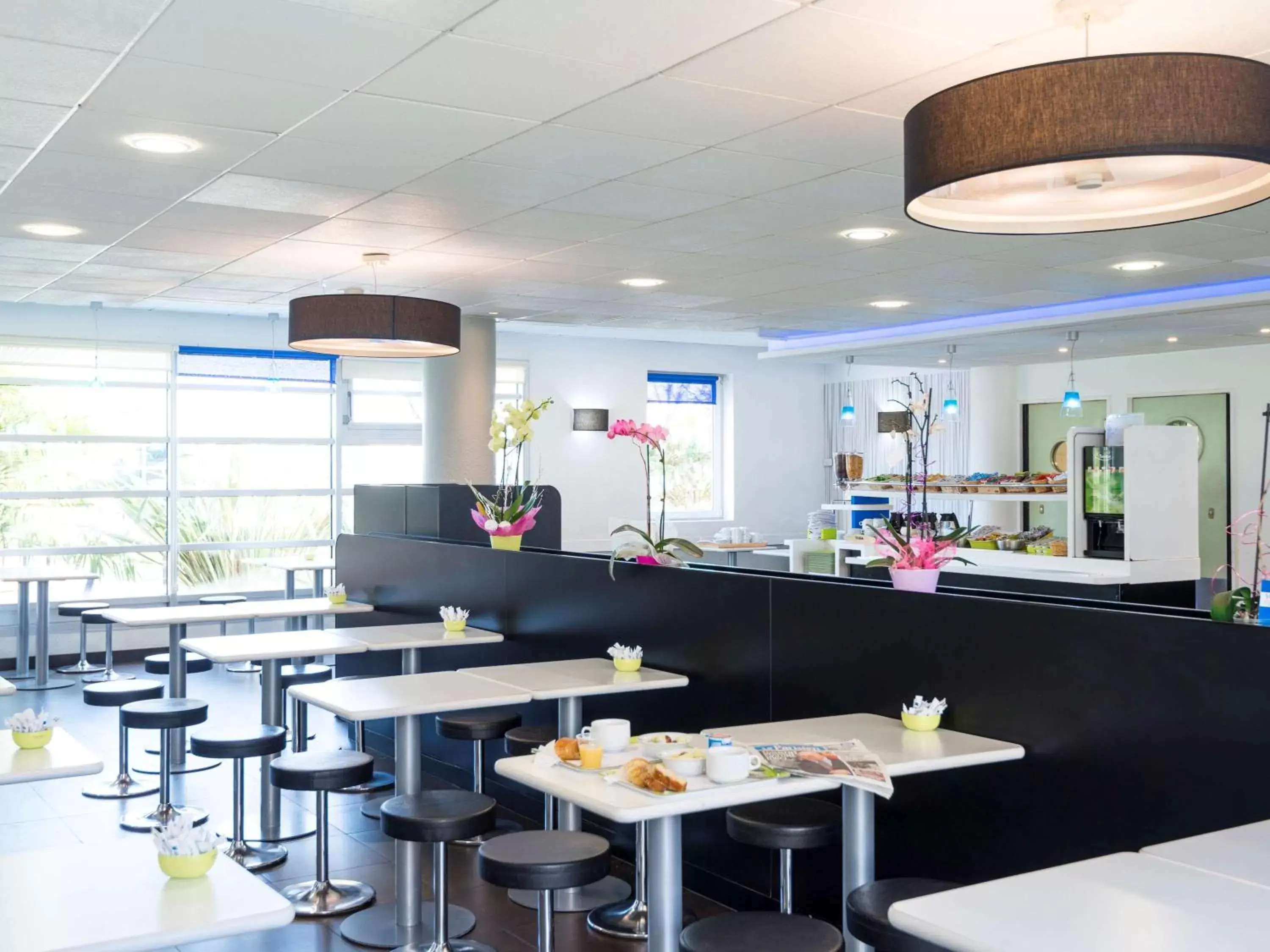 Restaurant/places to eat in ibis budget Roissy CDG Paris Nord 2