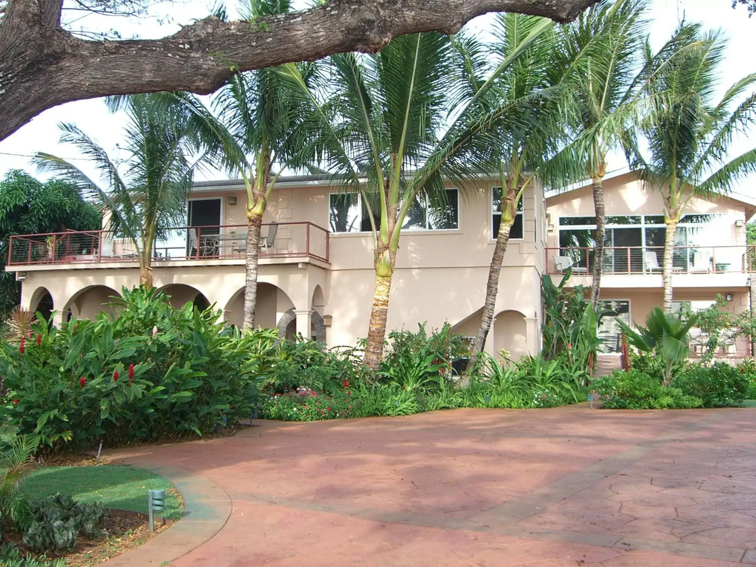 Facade/entrance, Property Building in Maui Beach House B & B