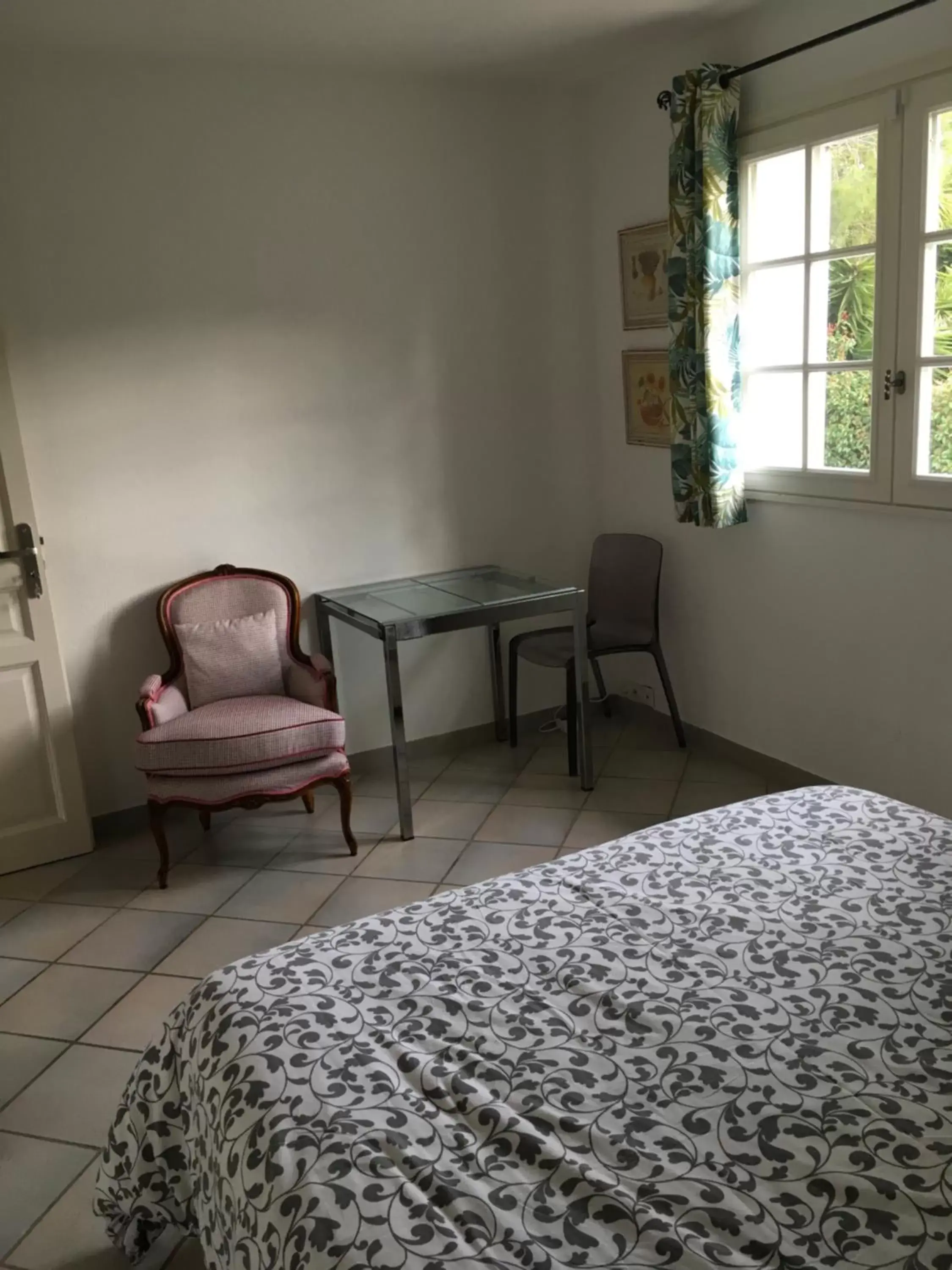 Bedroom, Seating Area in Villa Alessia