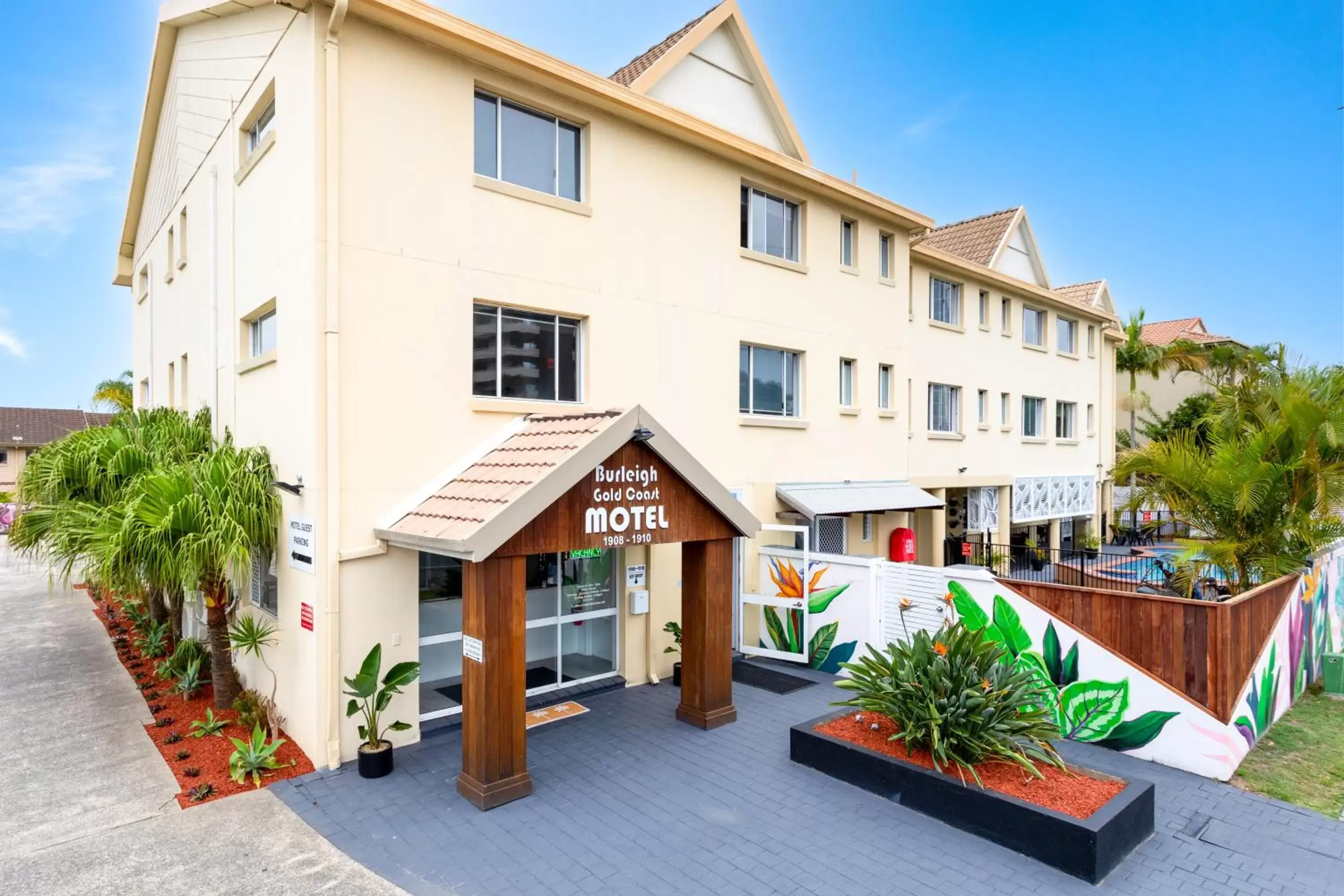 Property Building in Burleigh Gold Coast Motel