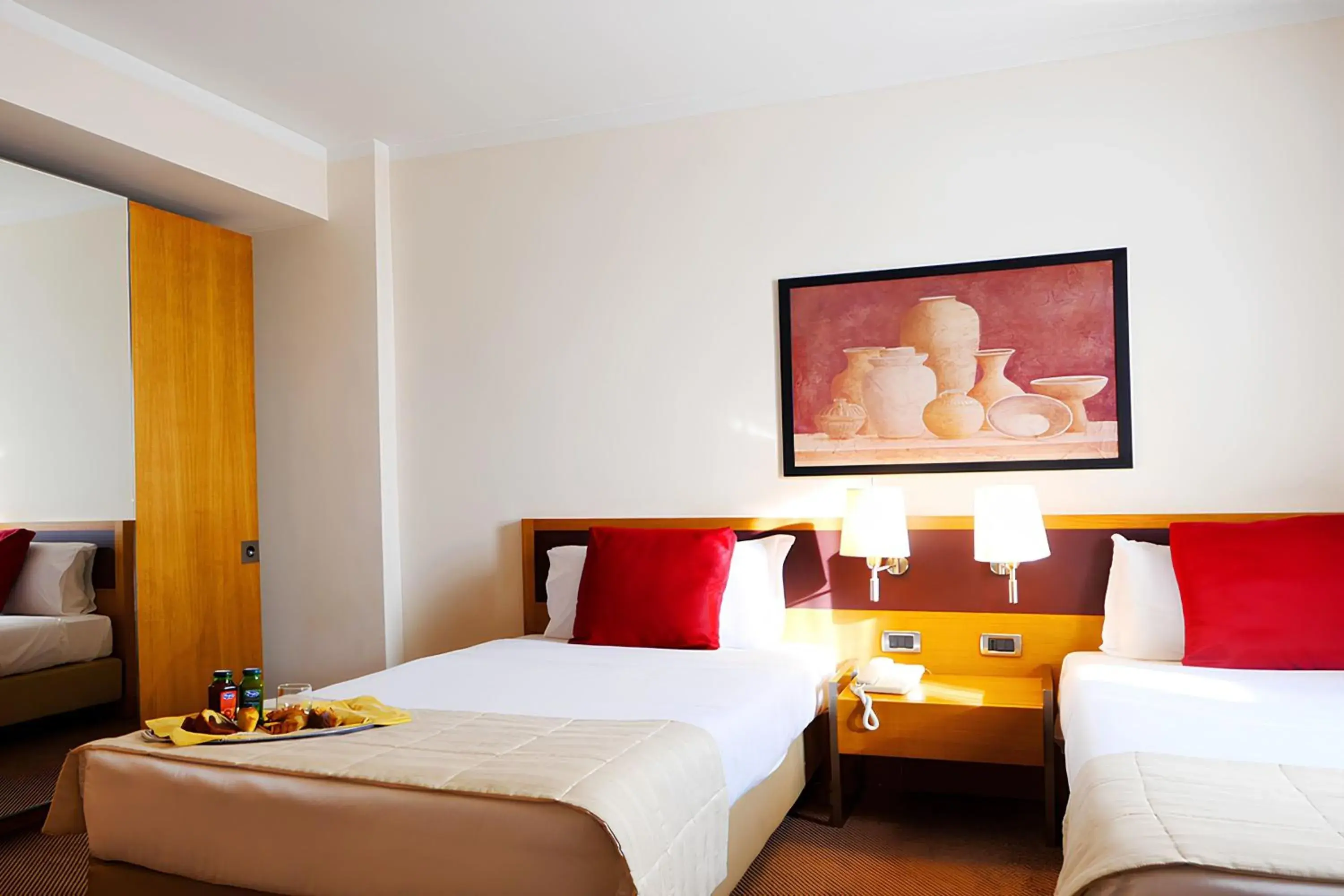 Superior Twin Room in Plaza Caserta Superior Twin Room in Plaza Caserta