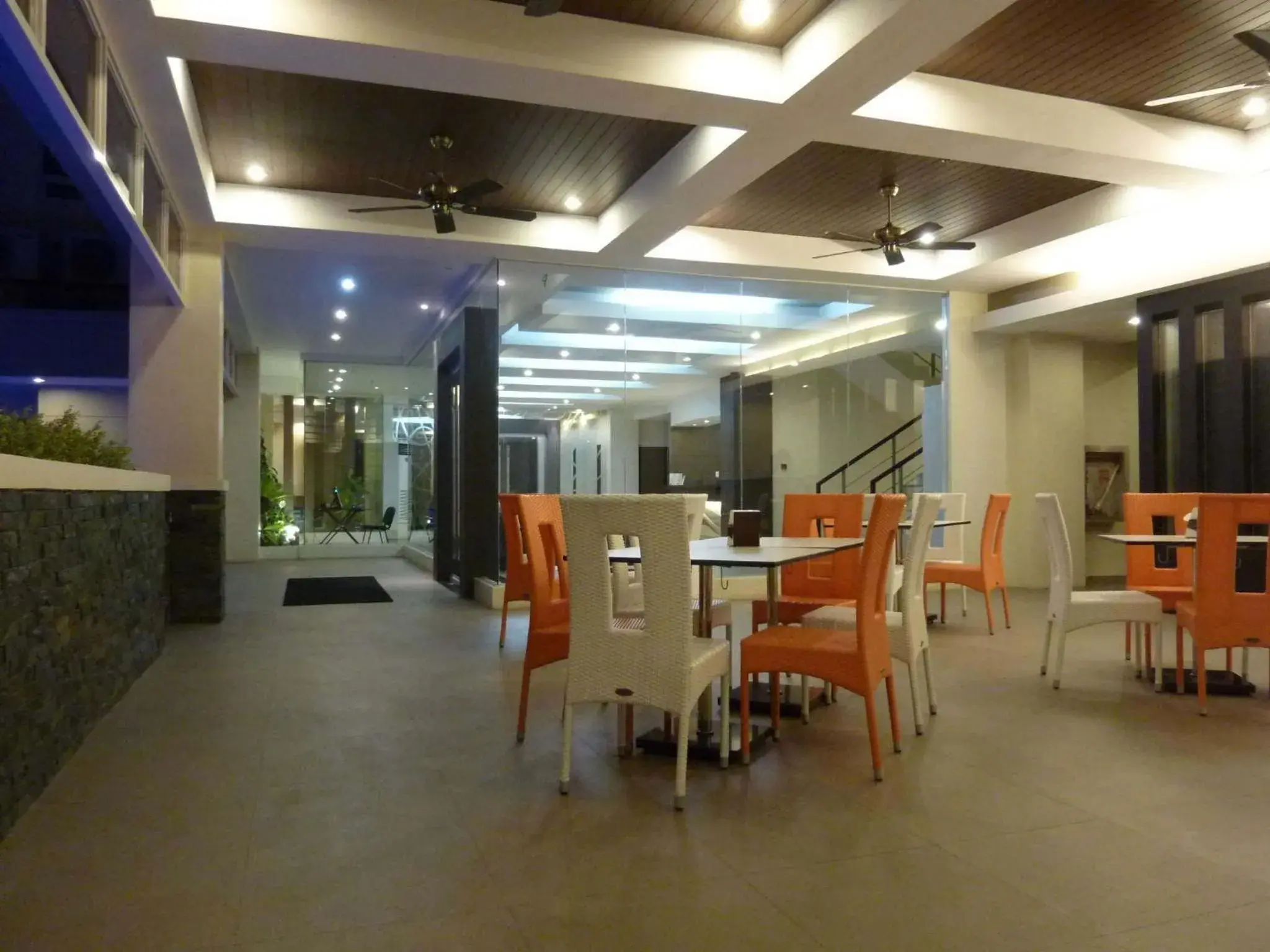 Restaurant/Places to Eat in Circle Inn - Iloilo City Center